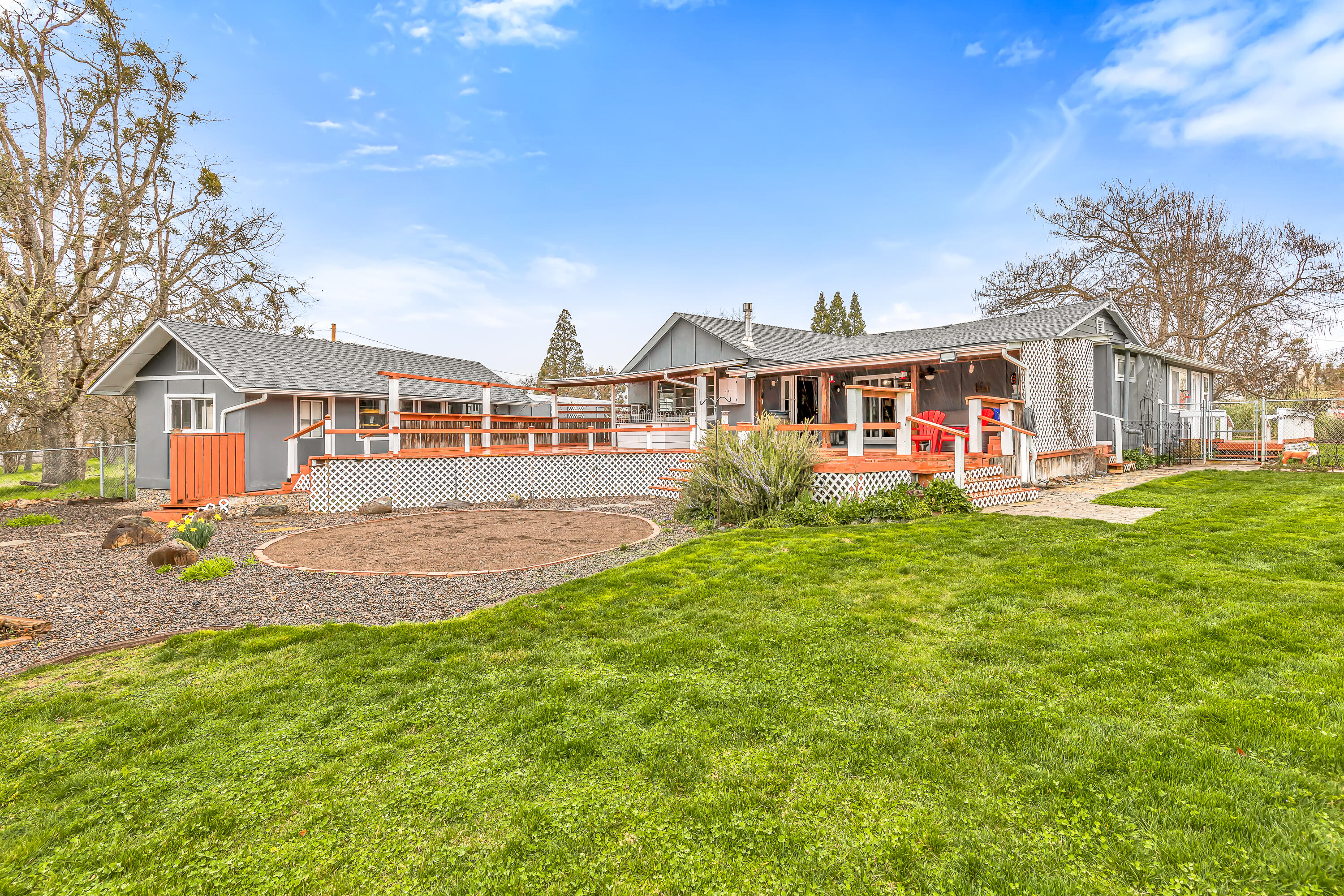 5925 Harris Road