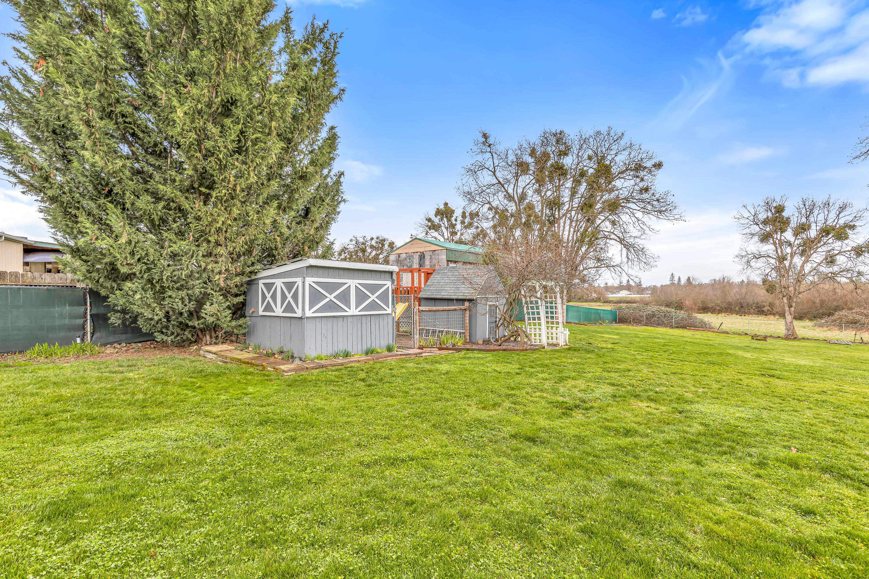 5925 Harris Road