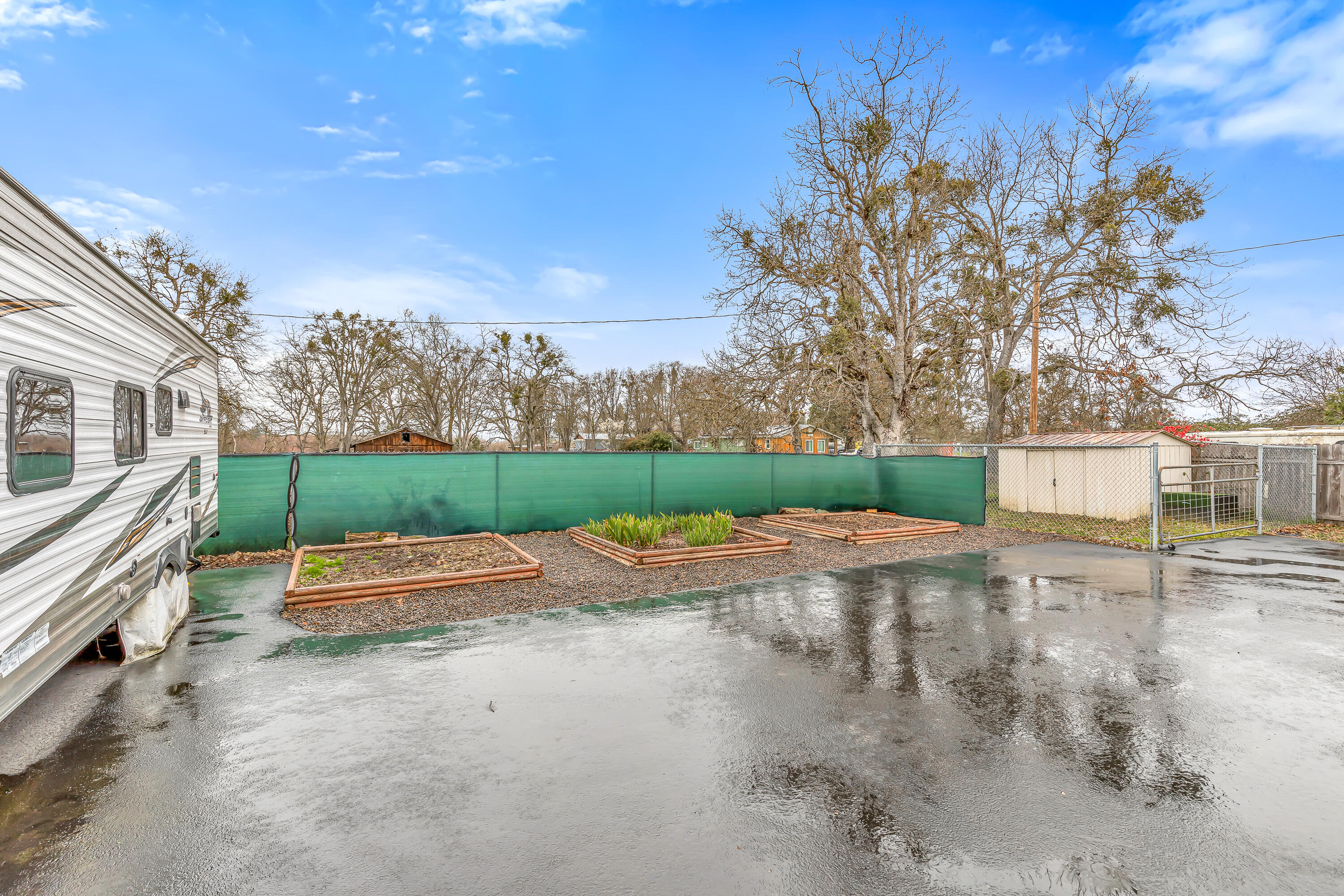 5925 Harris Road
