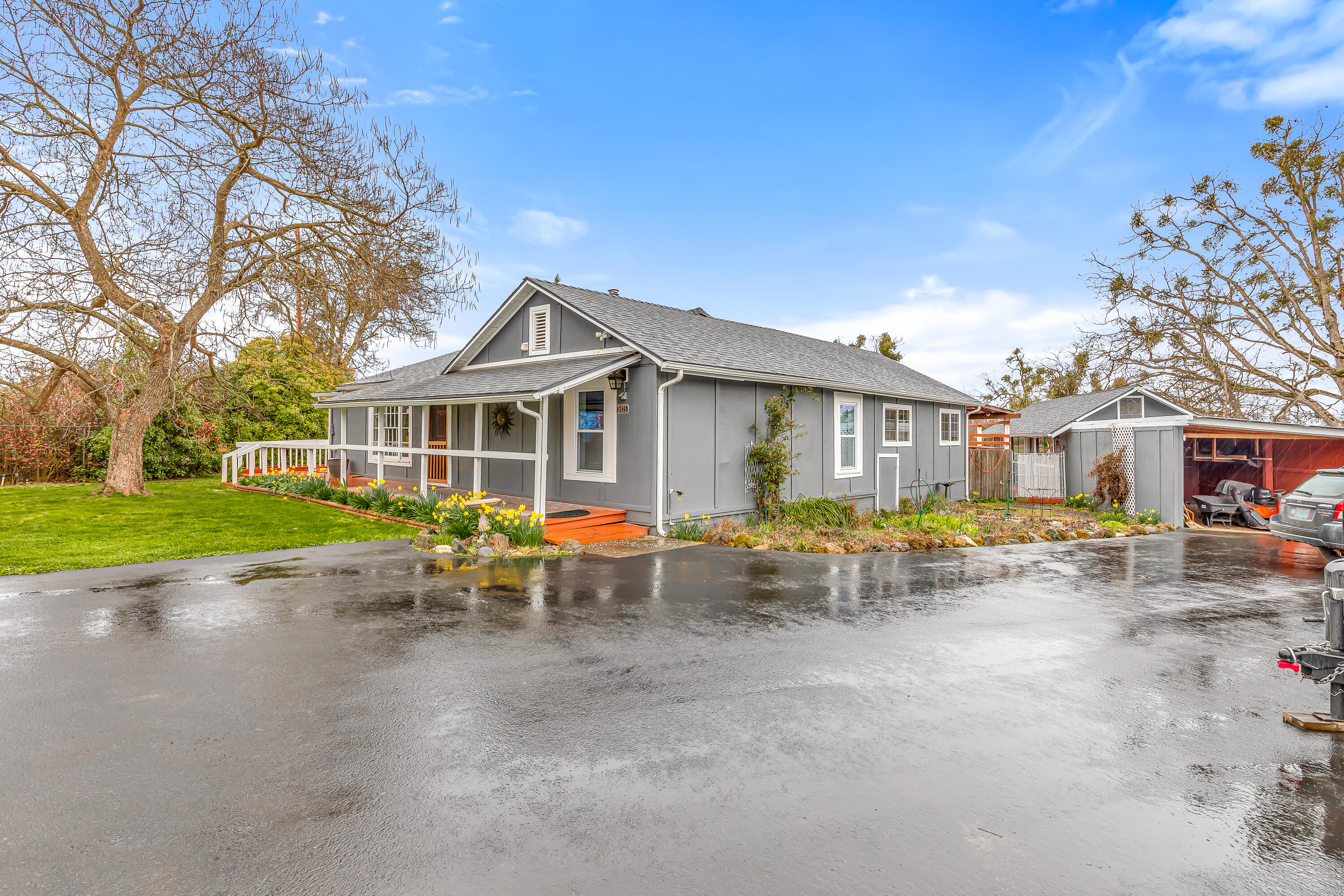 5925 Harris Road