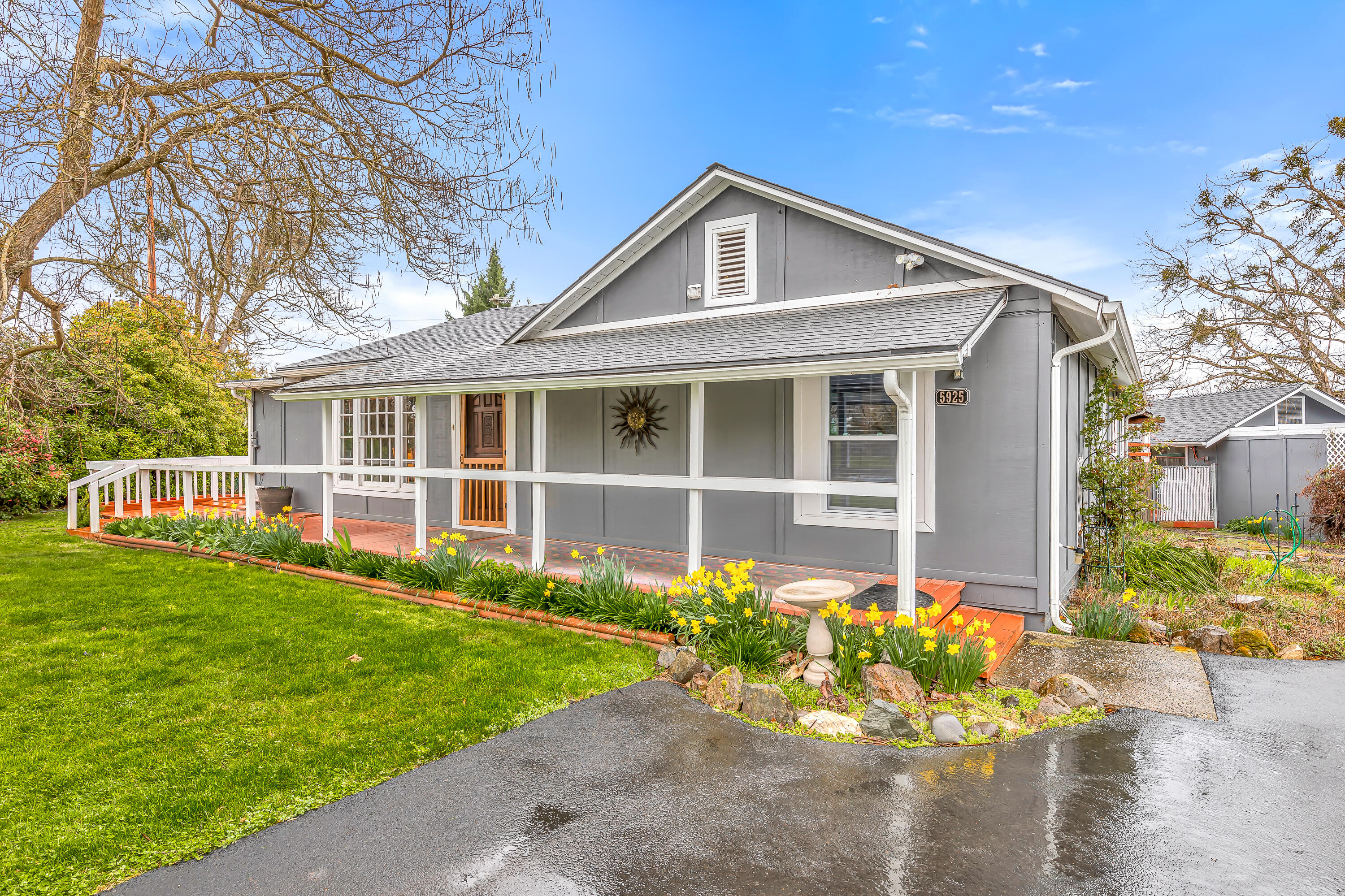 5925 Harris Road