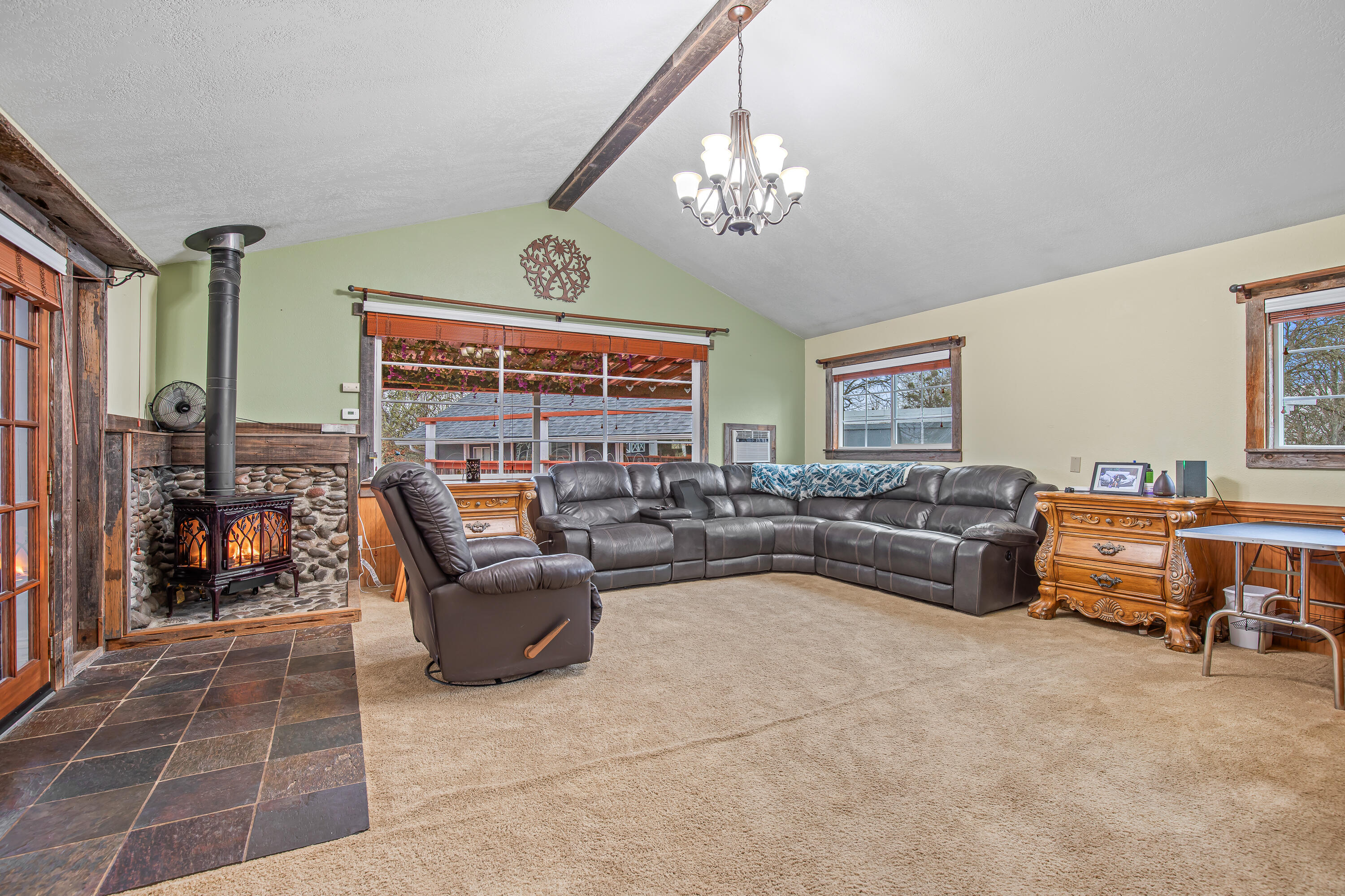 5925 Harris Road