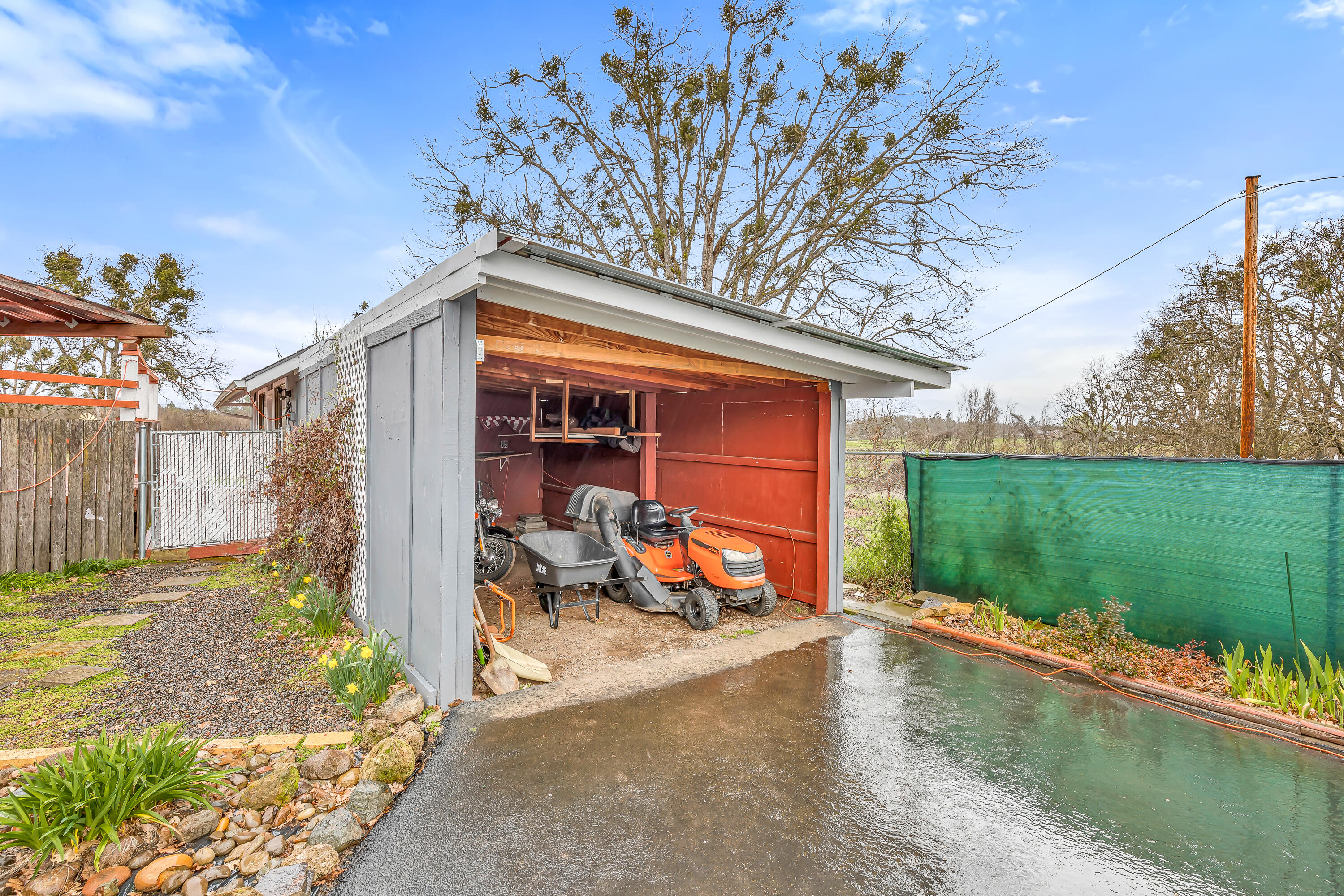 5925 Harris Road