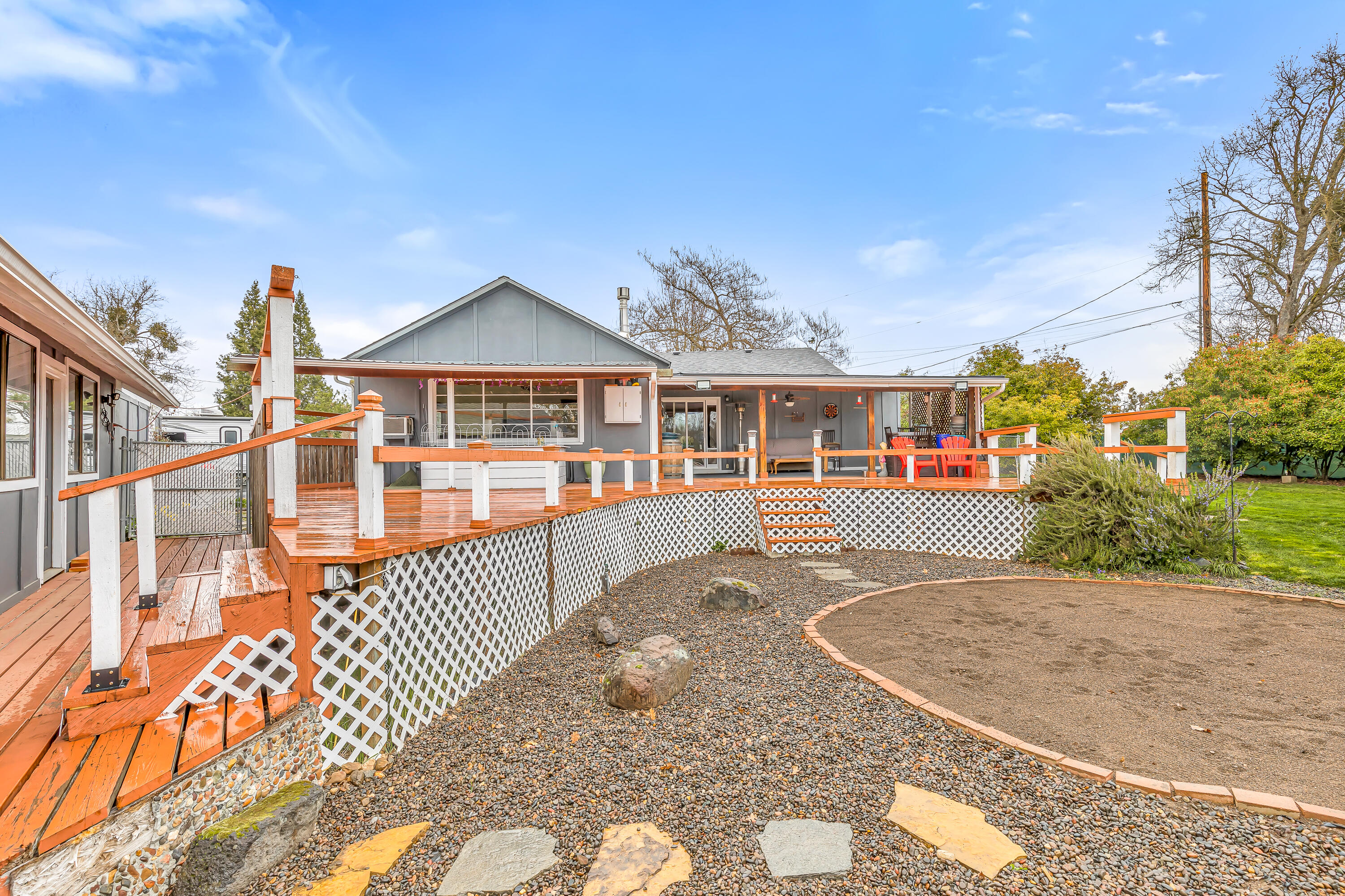 5925 Harris Road