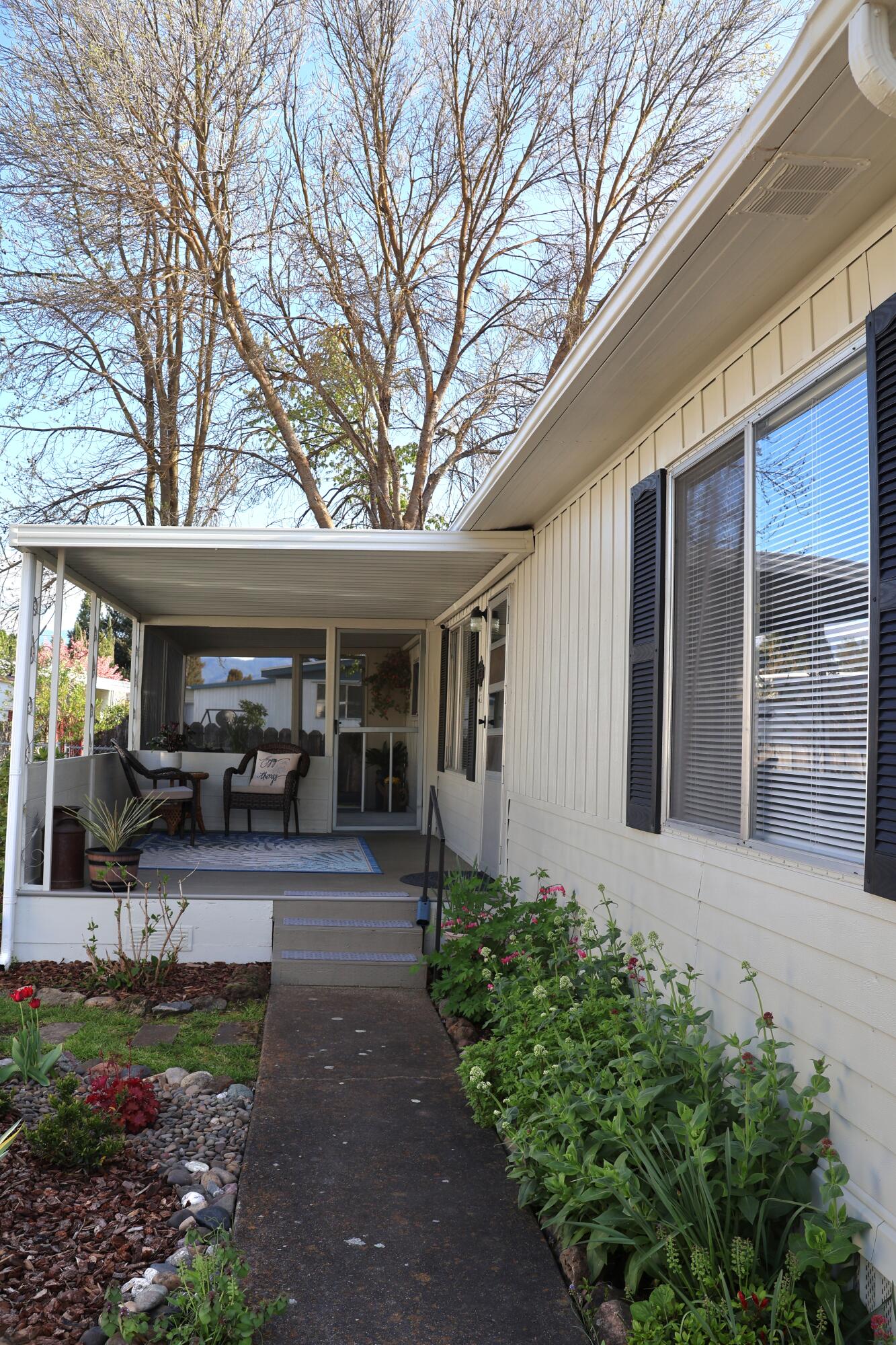 3431 S Pacific Highway, 97