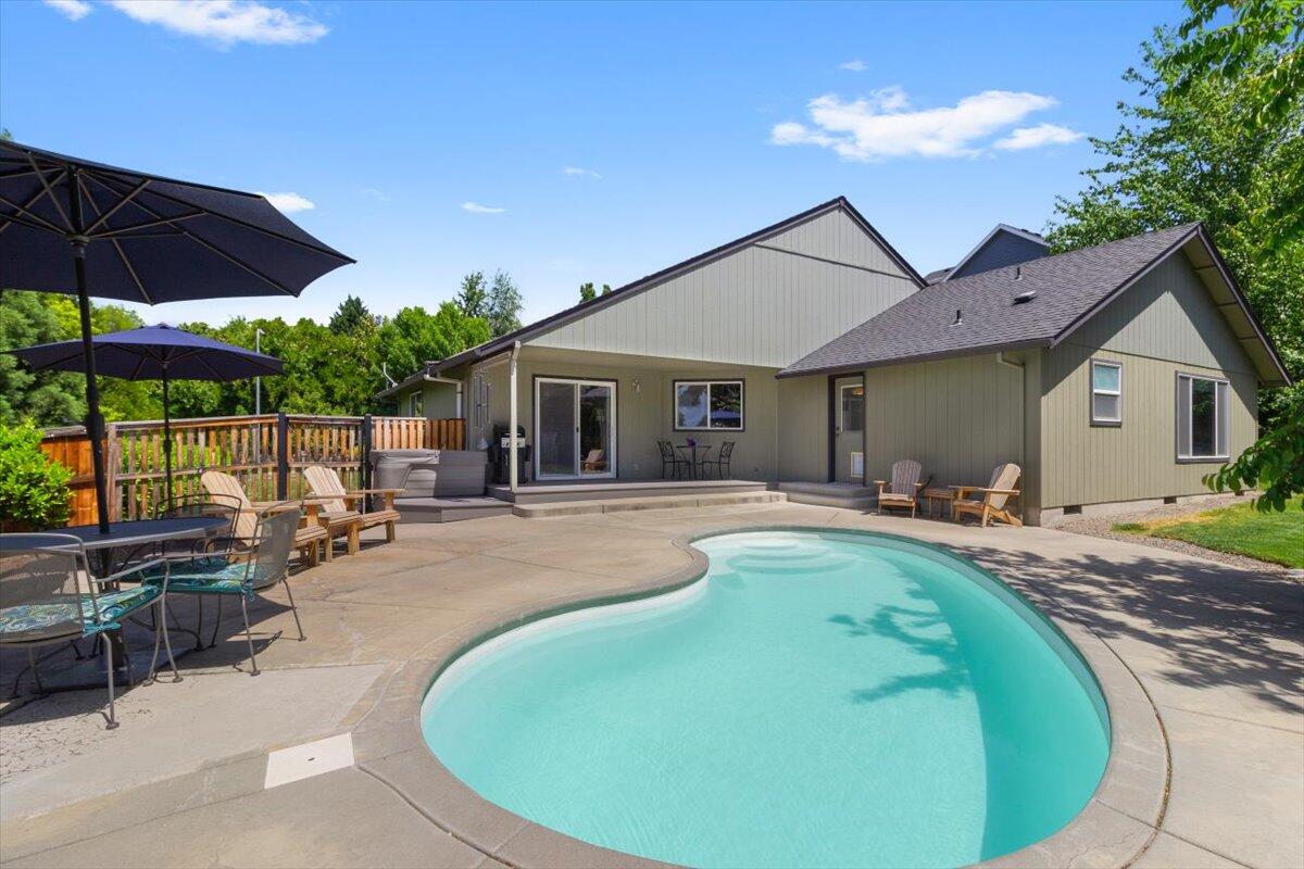 4096 Hidden Valley Court Court
