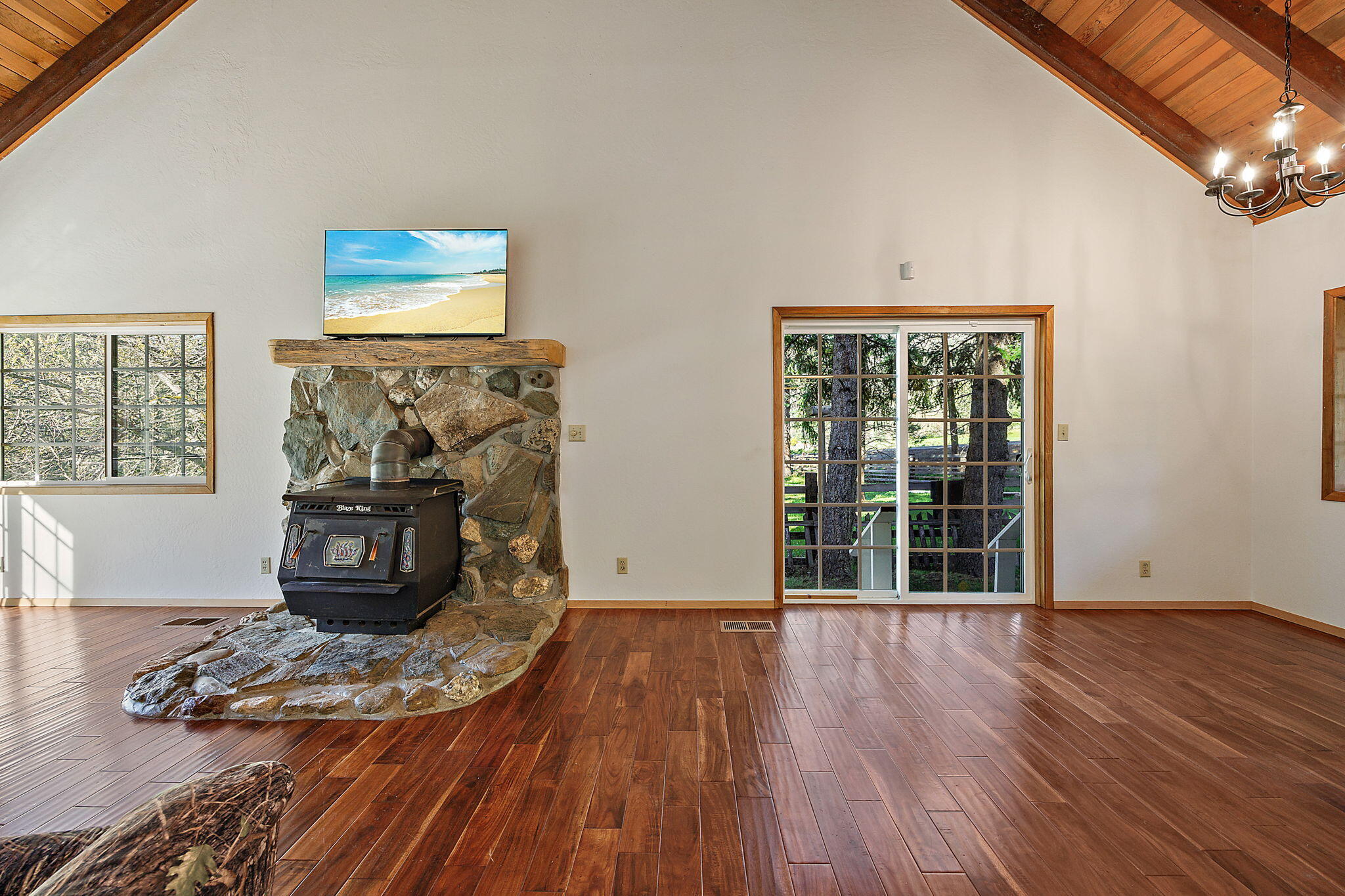 9658 Upper Applegate Road