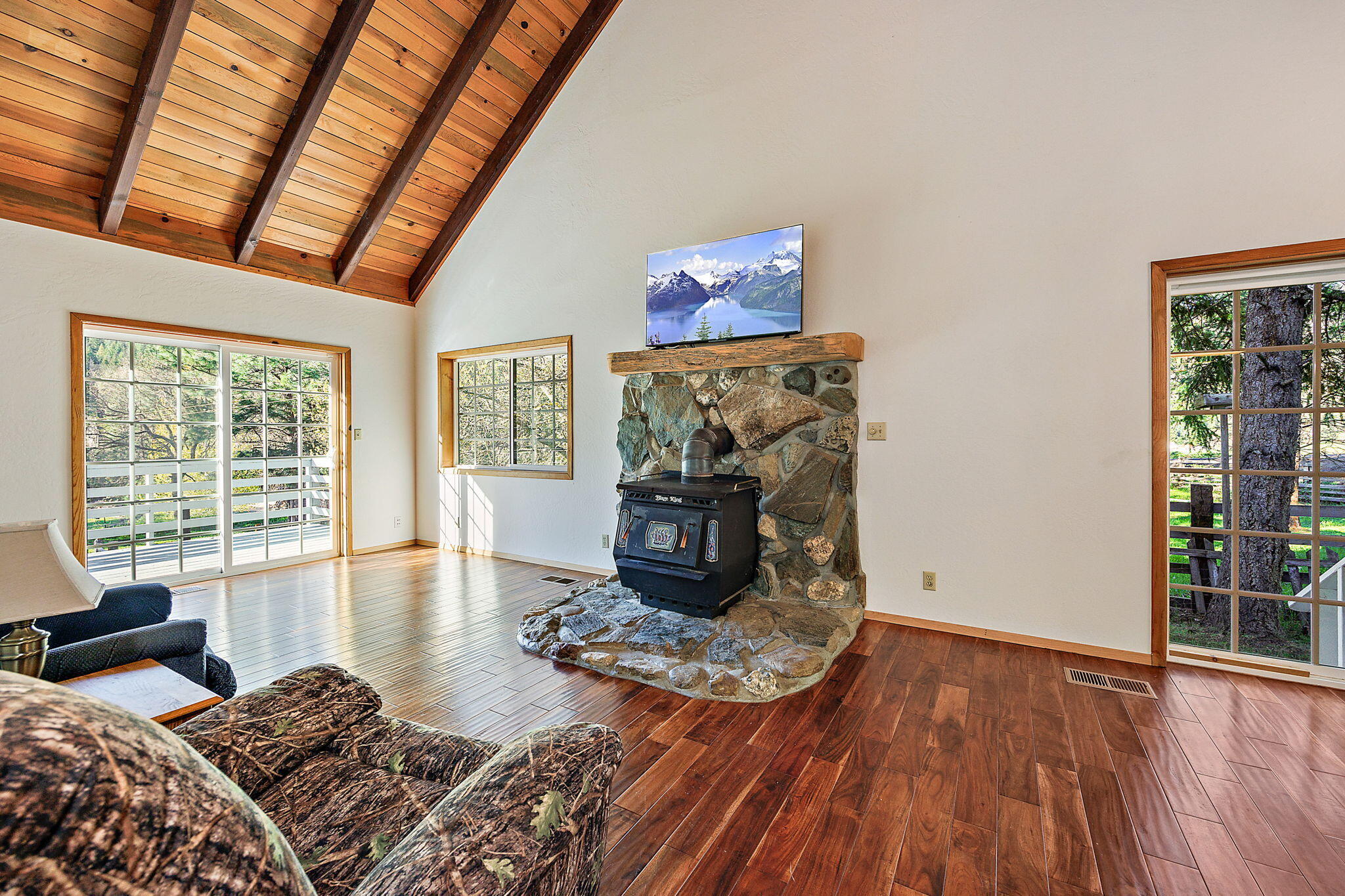 9658 Upper Applegate Road