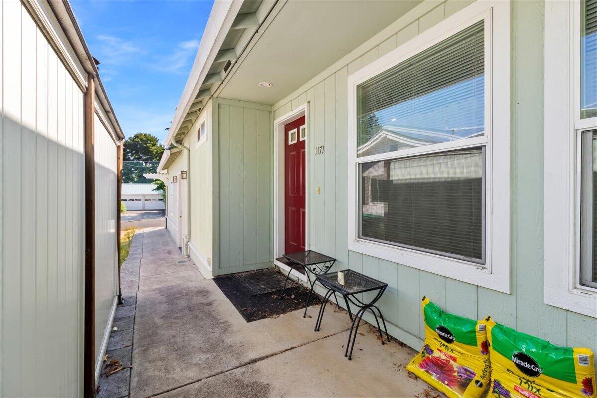 1171 - 1173 Valley View Drive
