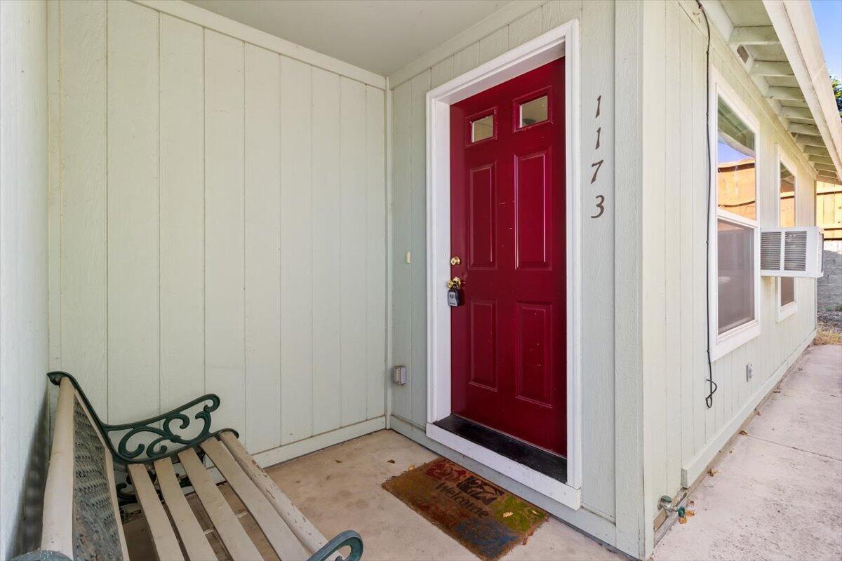 1171 - 1173 Valley View Drive