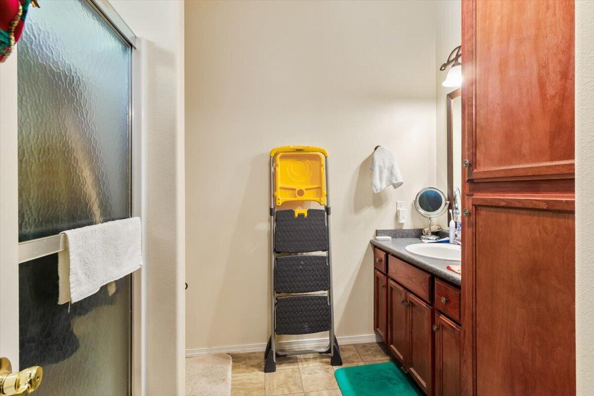 1171 - 1173 Valley View Drive
