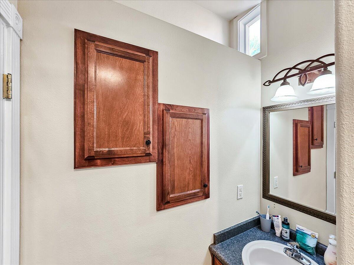 1171 - 1173 Valley View Drive