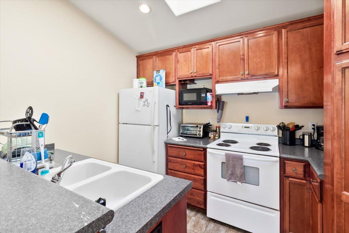 1171 - 1173 Valley View Drive