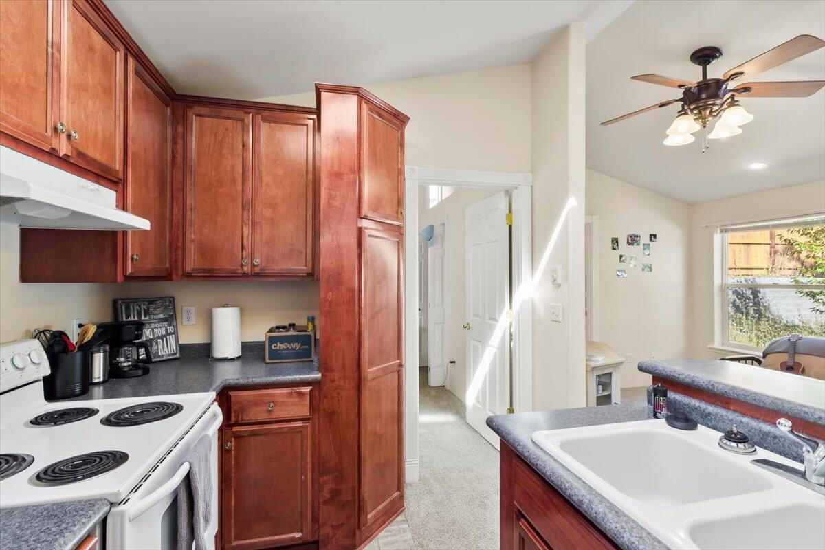 1171 - 1173 Valley View Drive