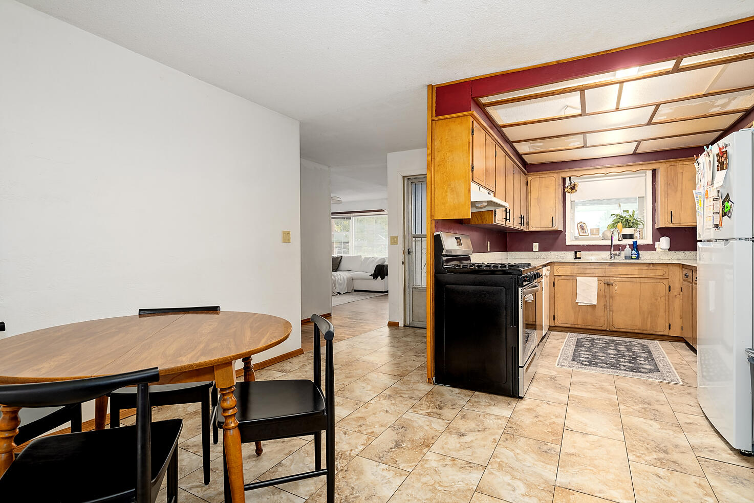 909 Comet Way