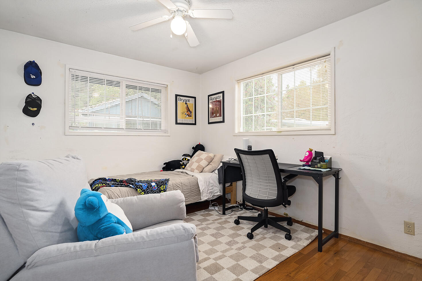 909 Comet Way