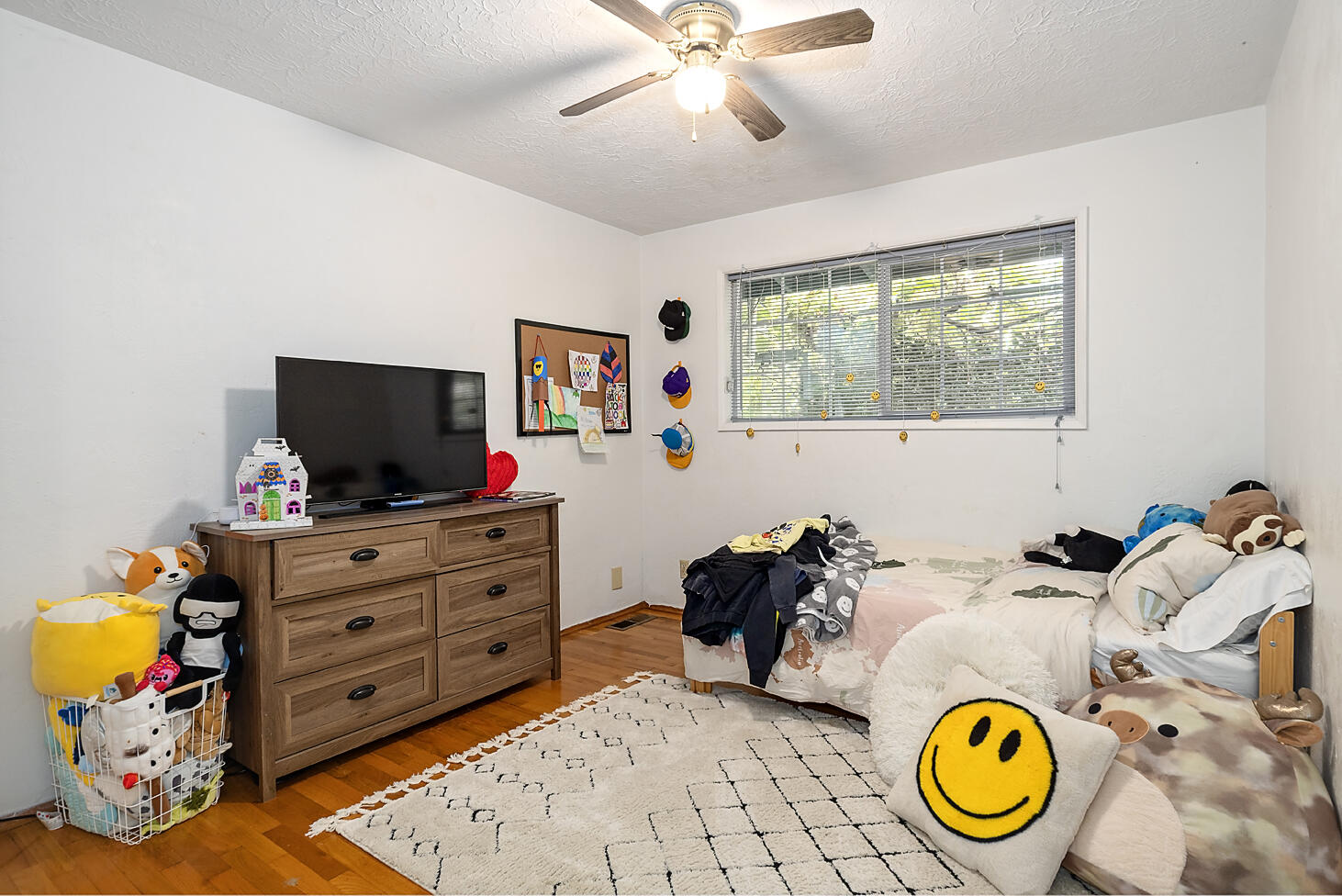 909 Comet Way