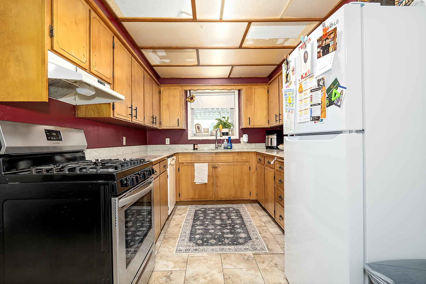 909 Comet Way