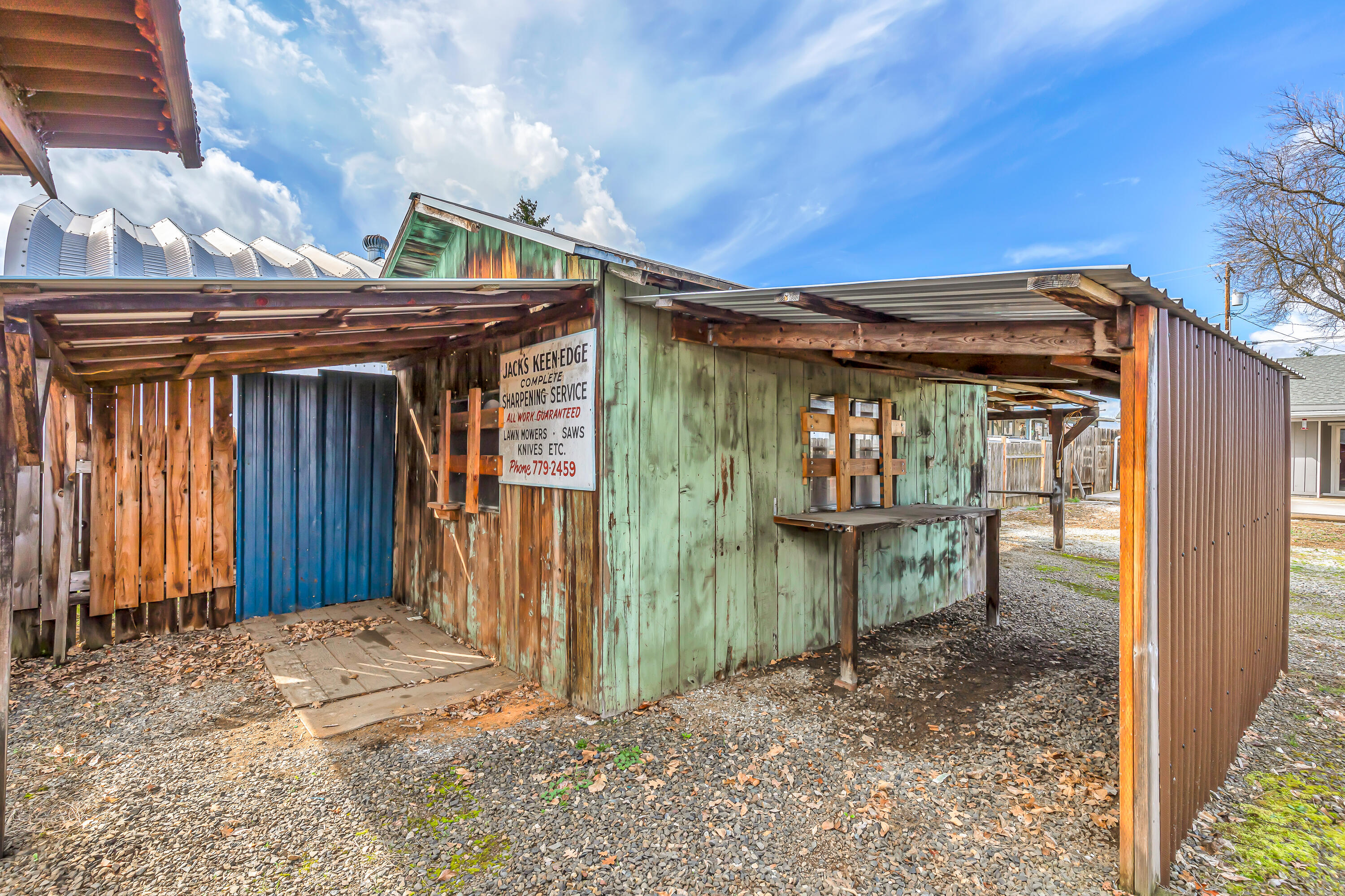 109 Lozier Lane