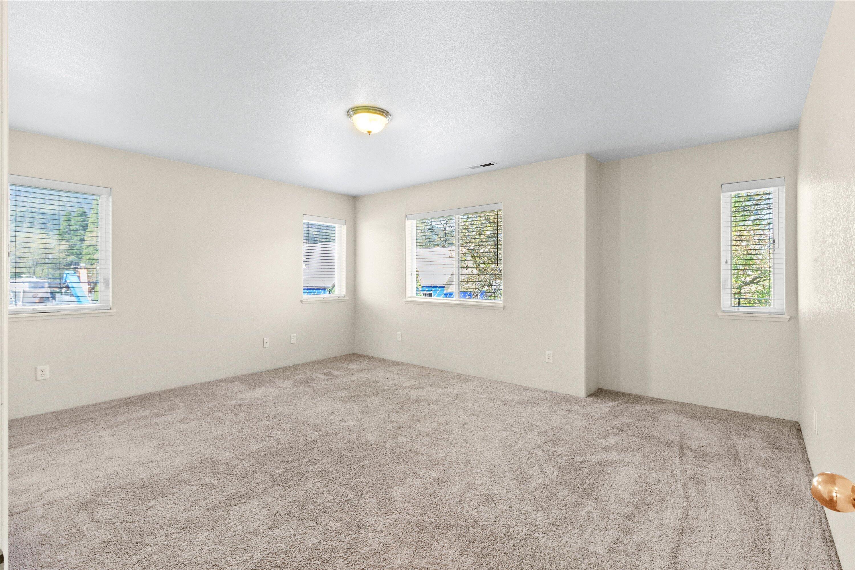 212 Oak Street Street, (A & B)