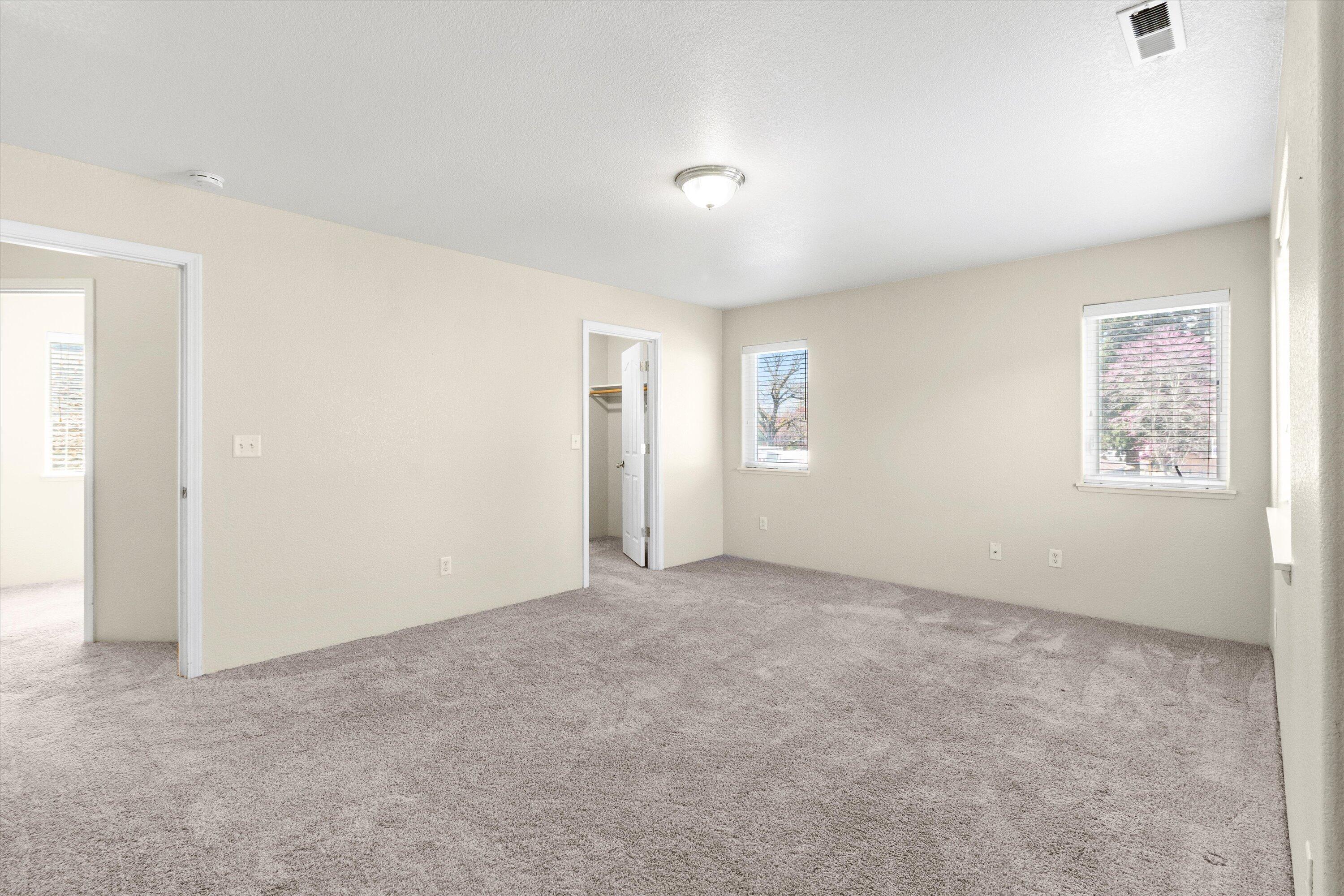 212 Oak Street Street, (A & B)