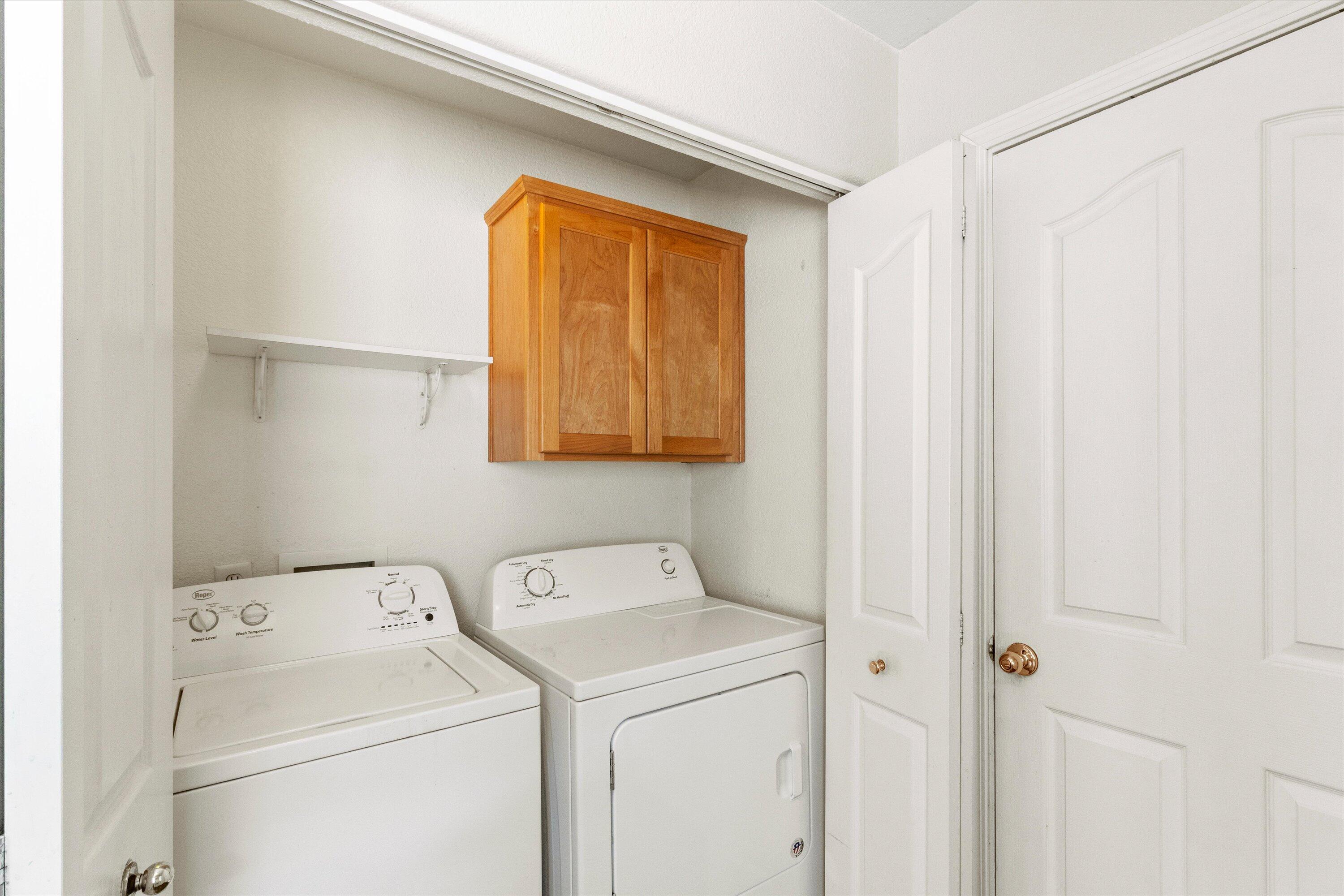 212 Oak Street Street, (A & B)