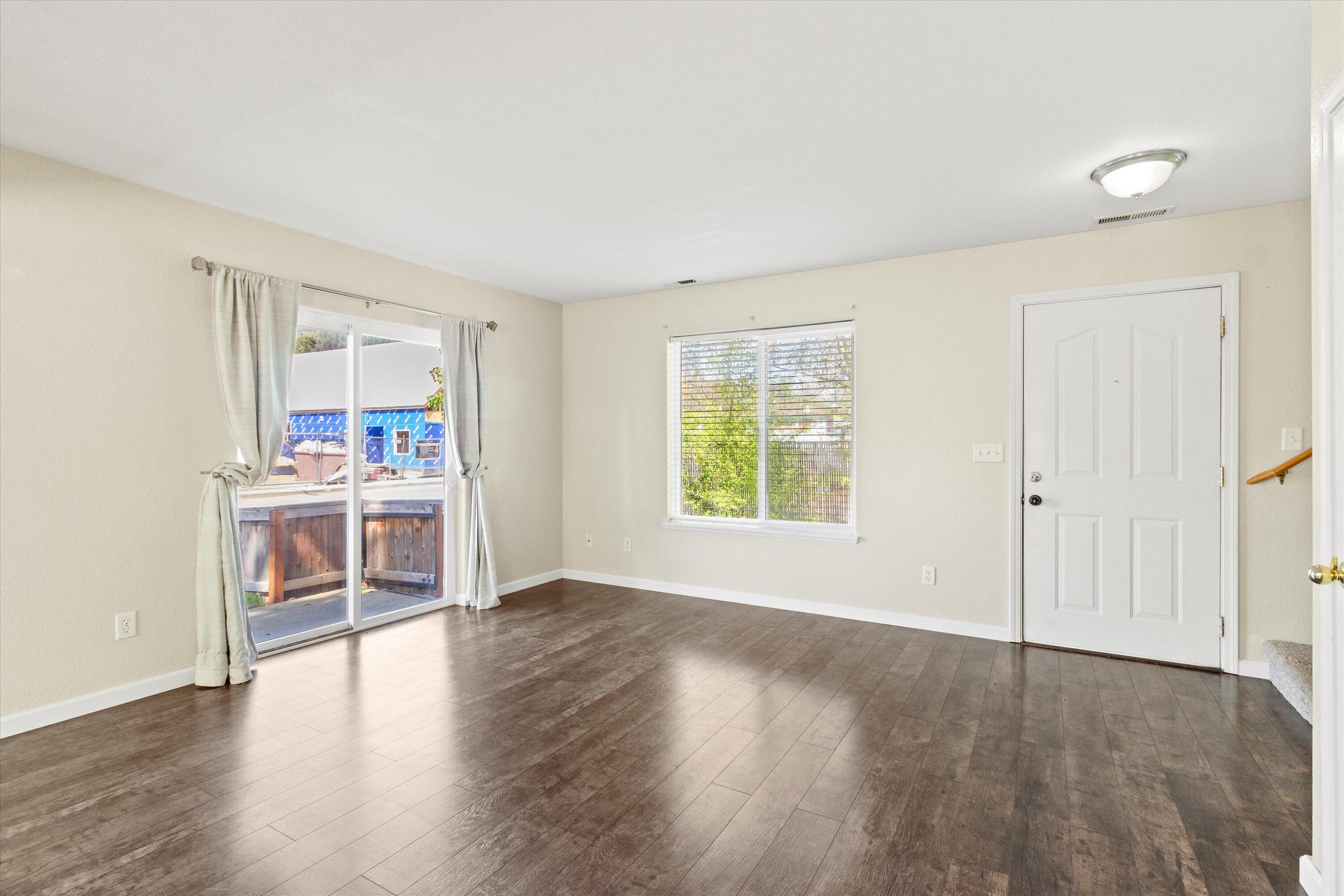 212 Oak Street Street, (A & B)