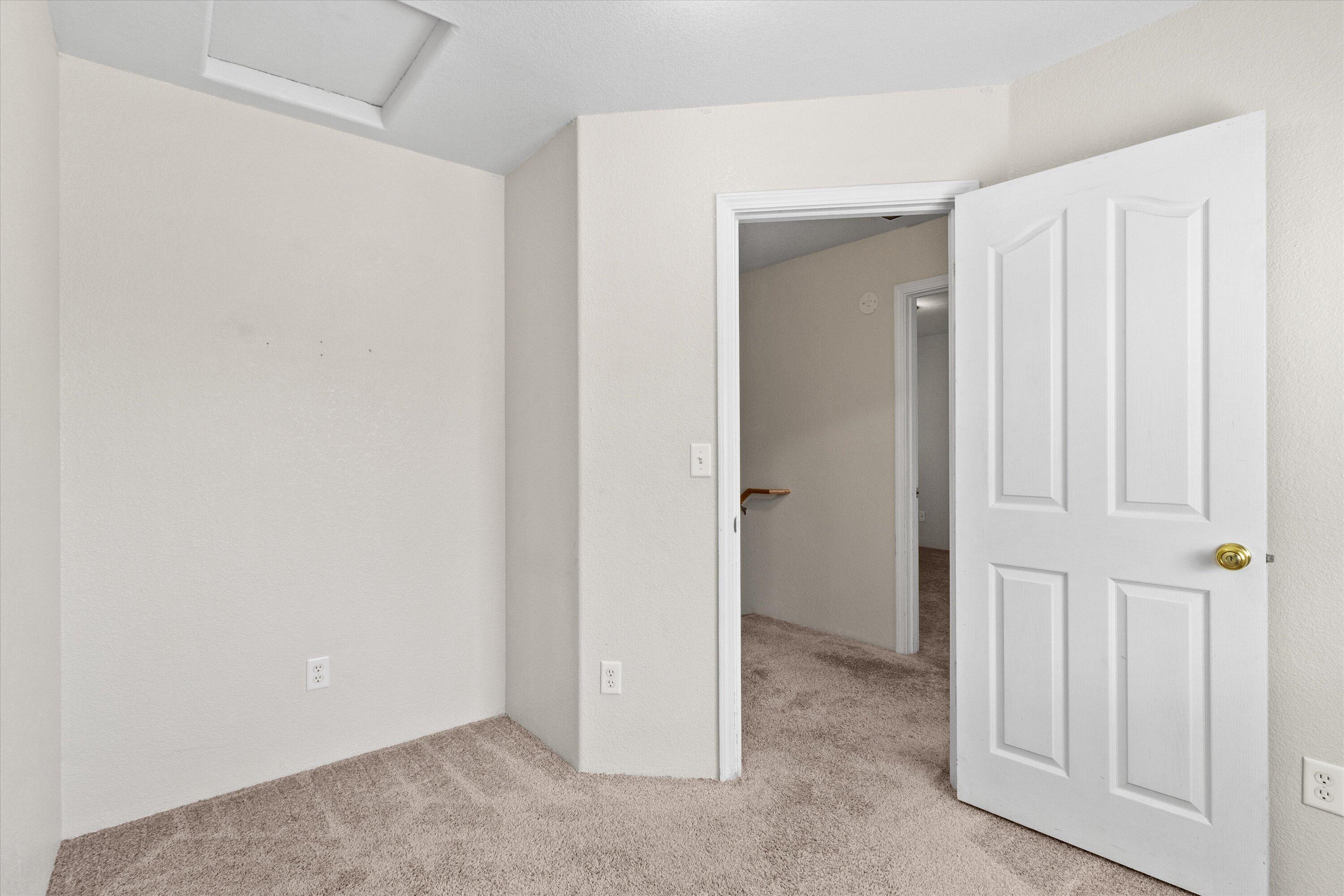 212 Oak Street Street, (A & B)