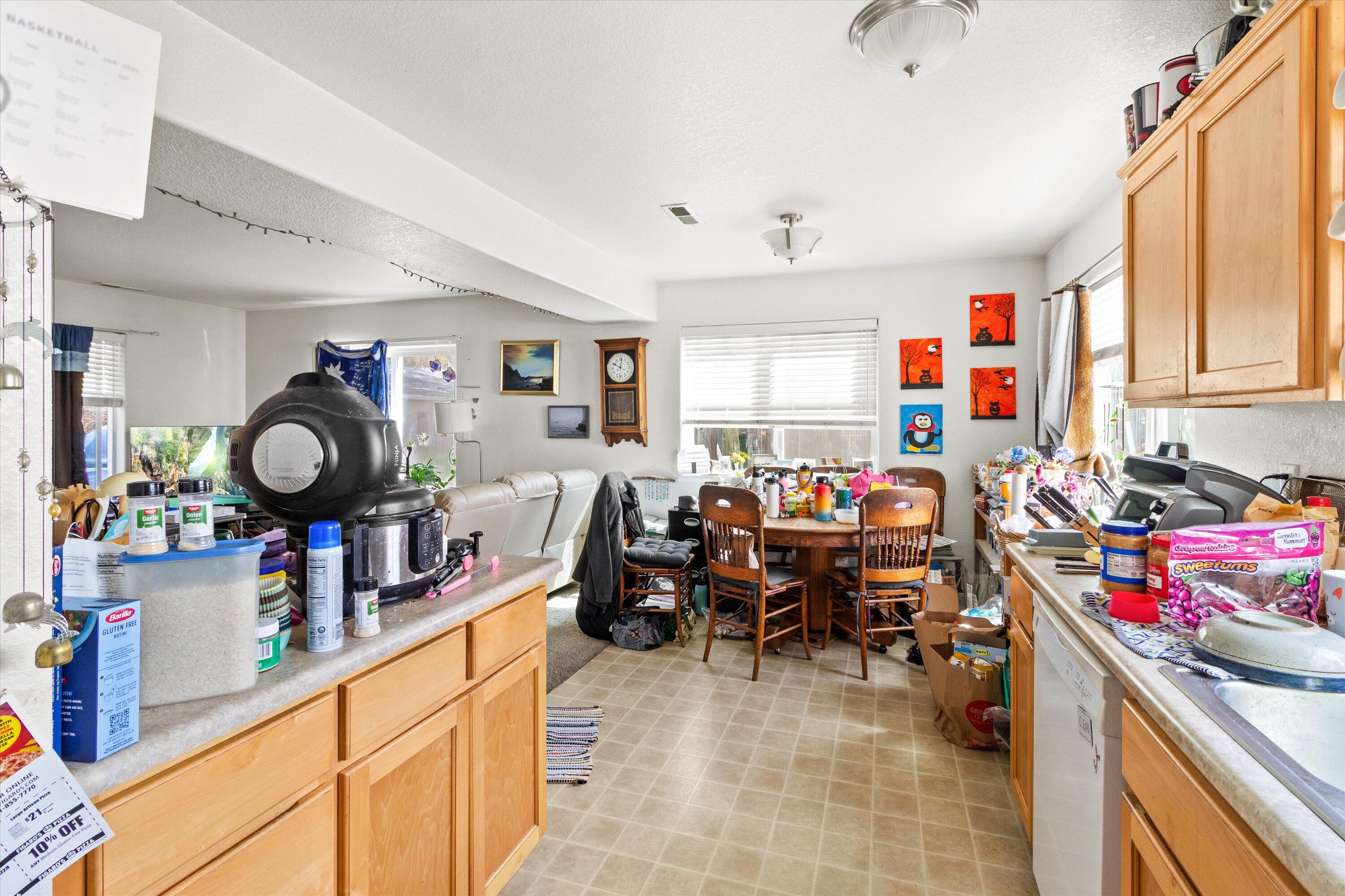 212 Oak Street Street, (A & B)