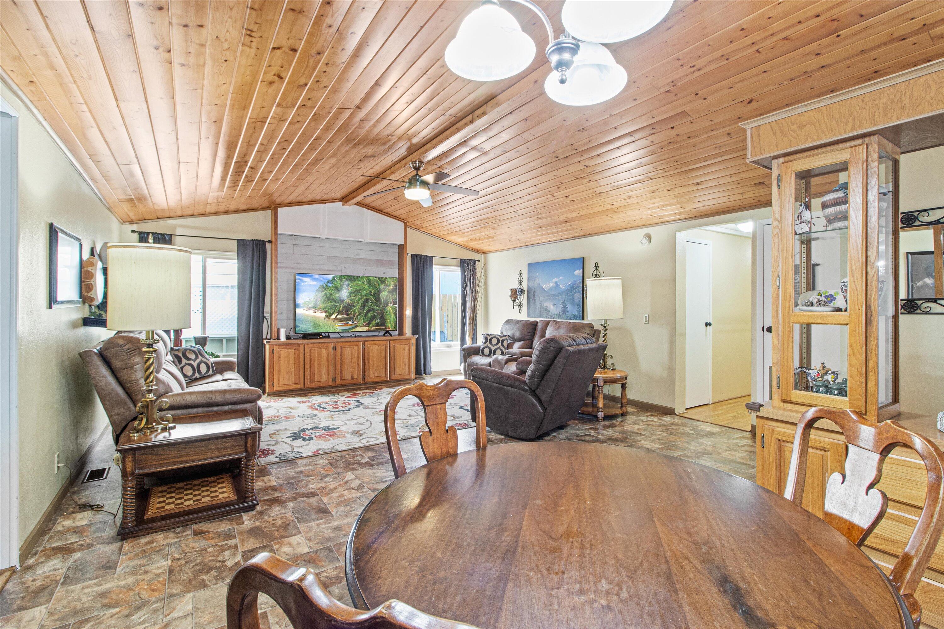1841 Tamarac Lane