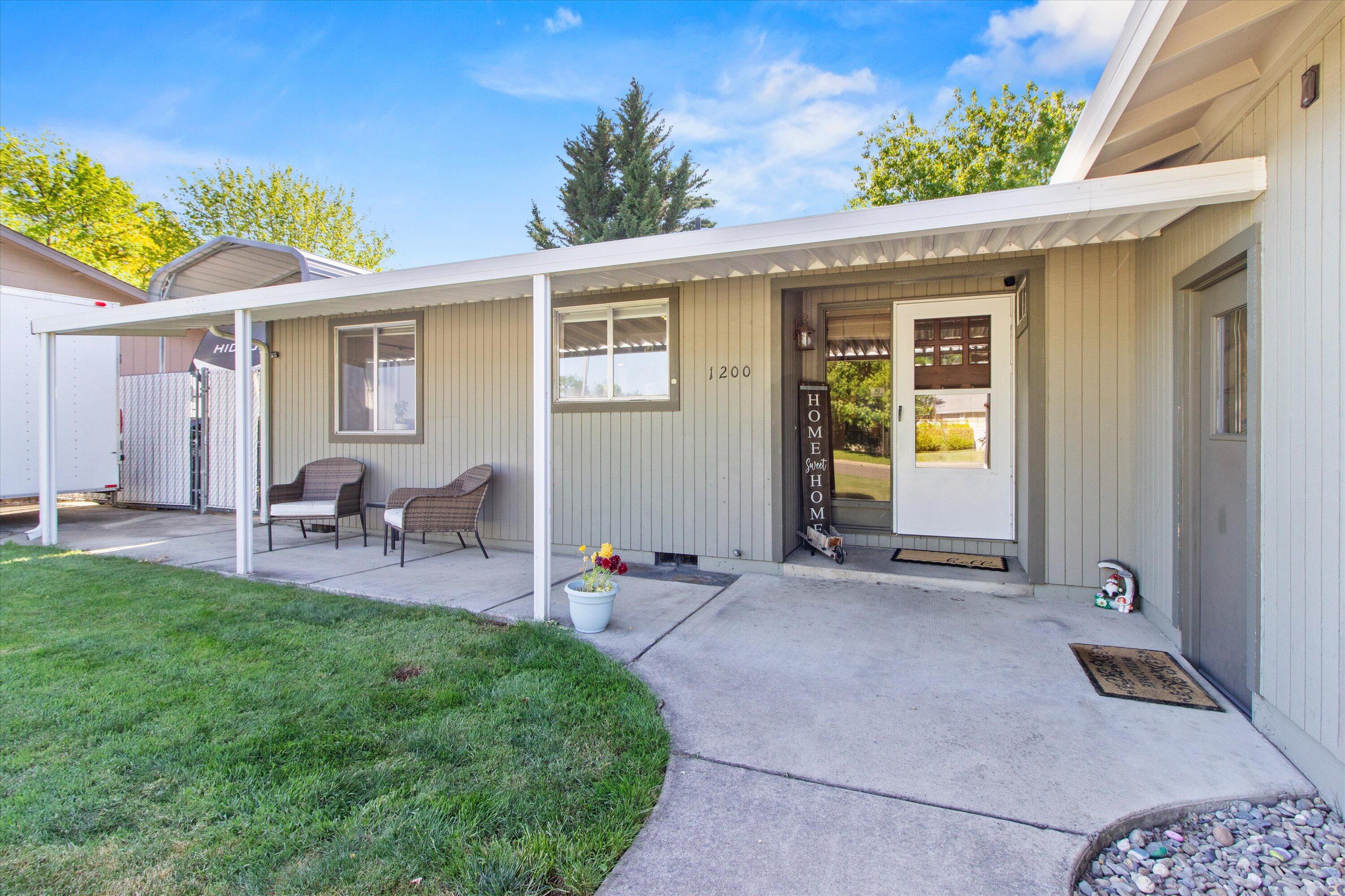1200 Douglas Avenue