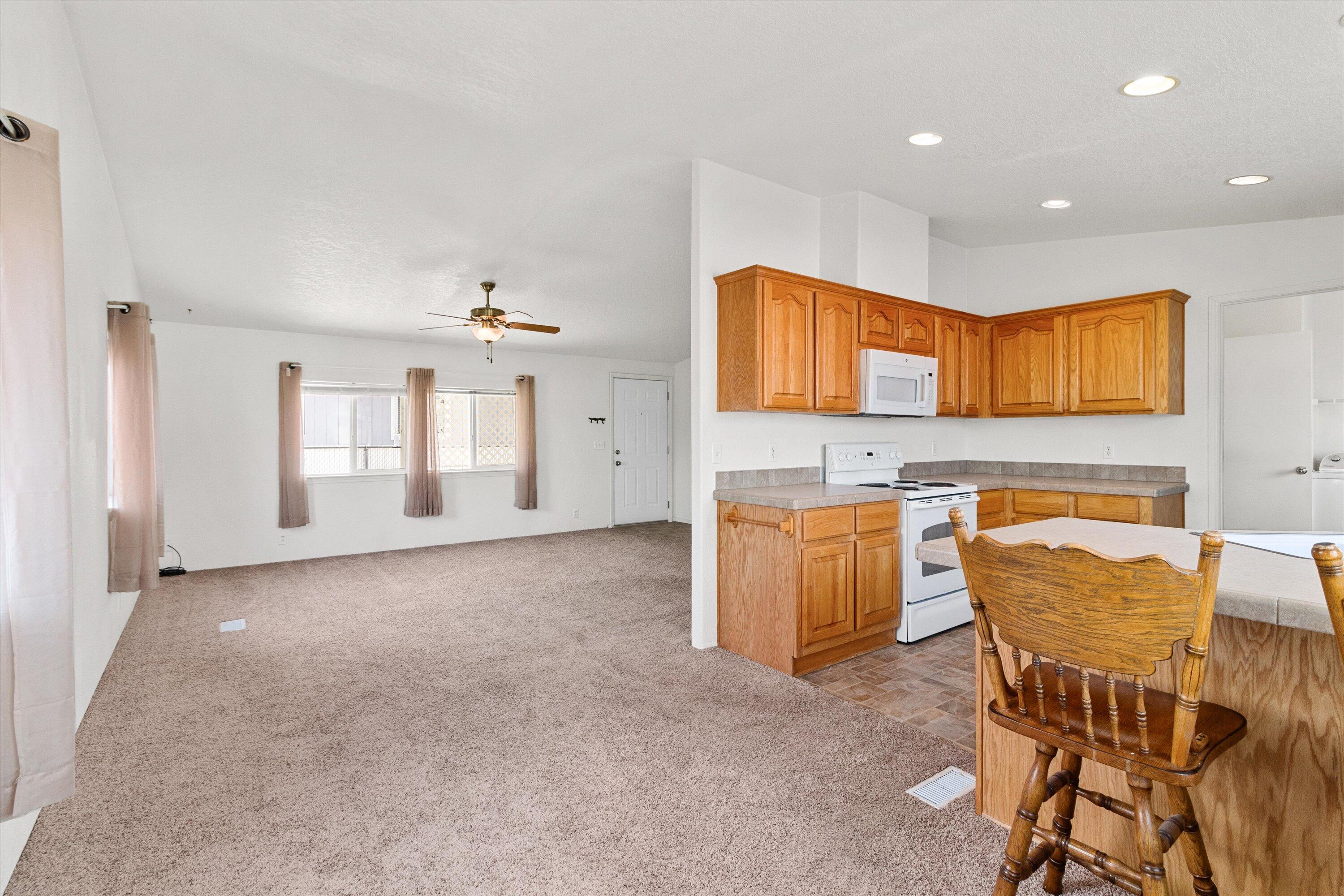 3501 Avenue C, 35, White City Unit: 35