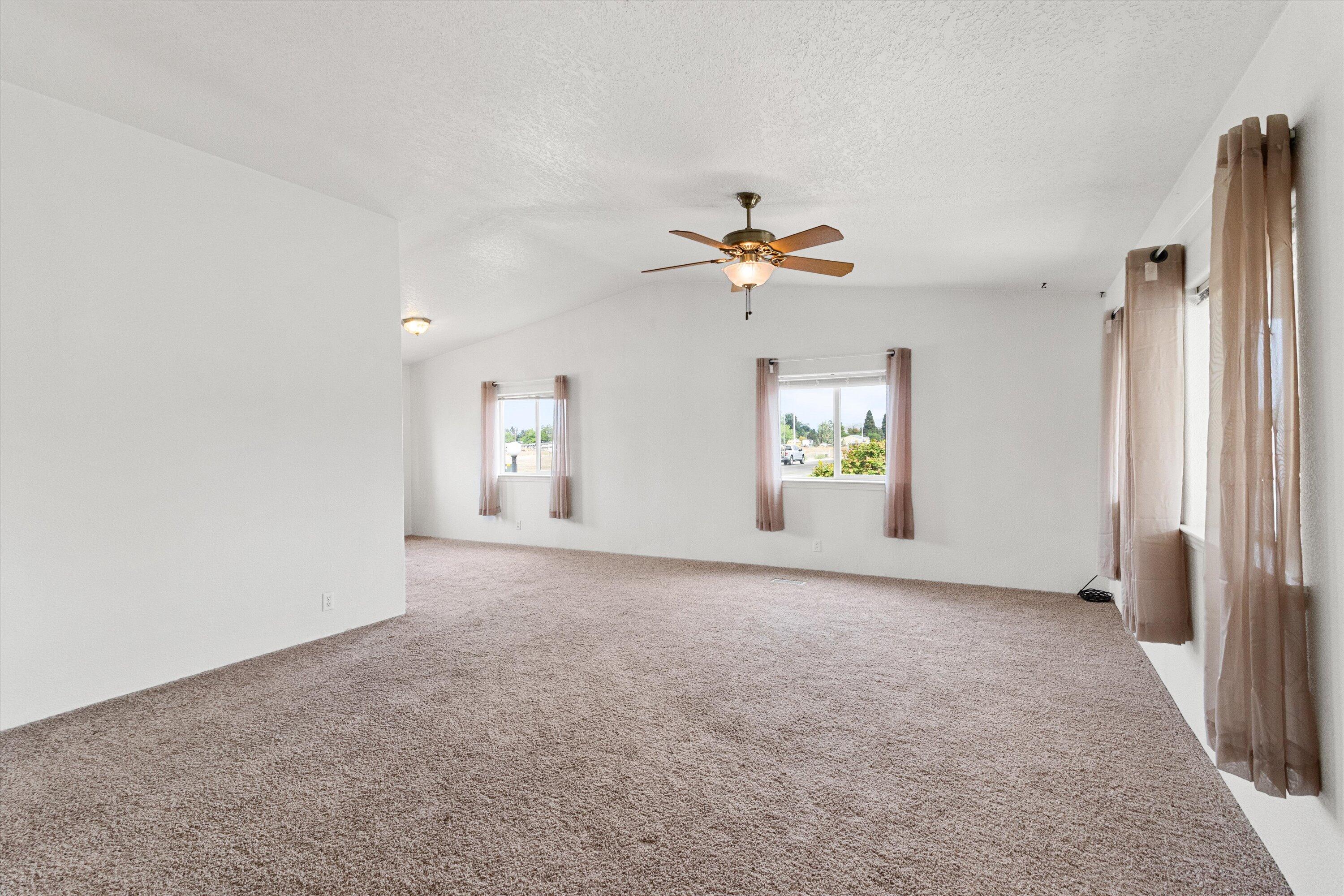 3501 Avenue C, 35, White City Unit: 35