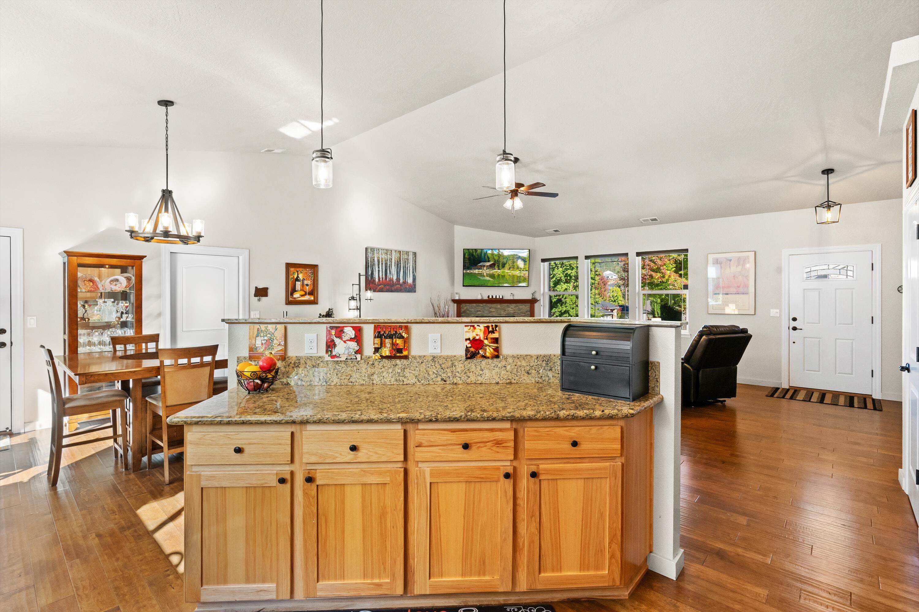 1582 SE Rosemary Lane