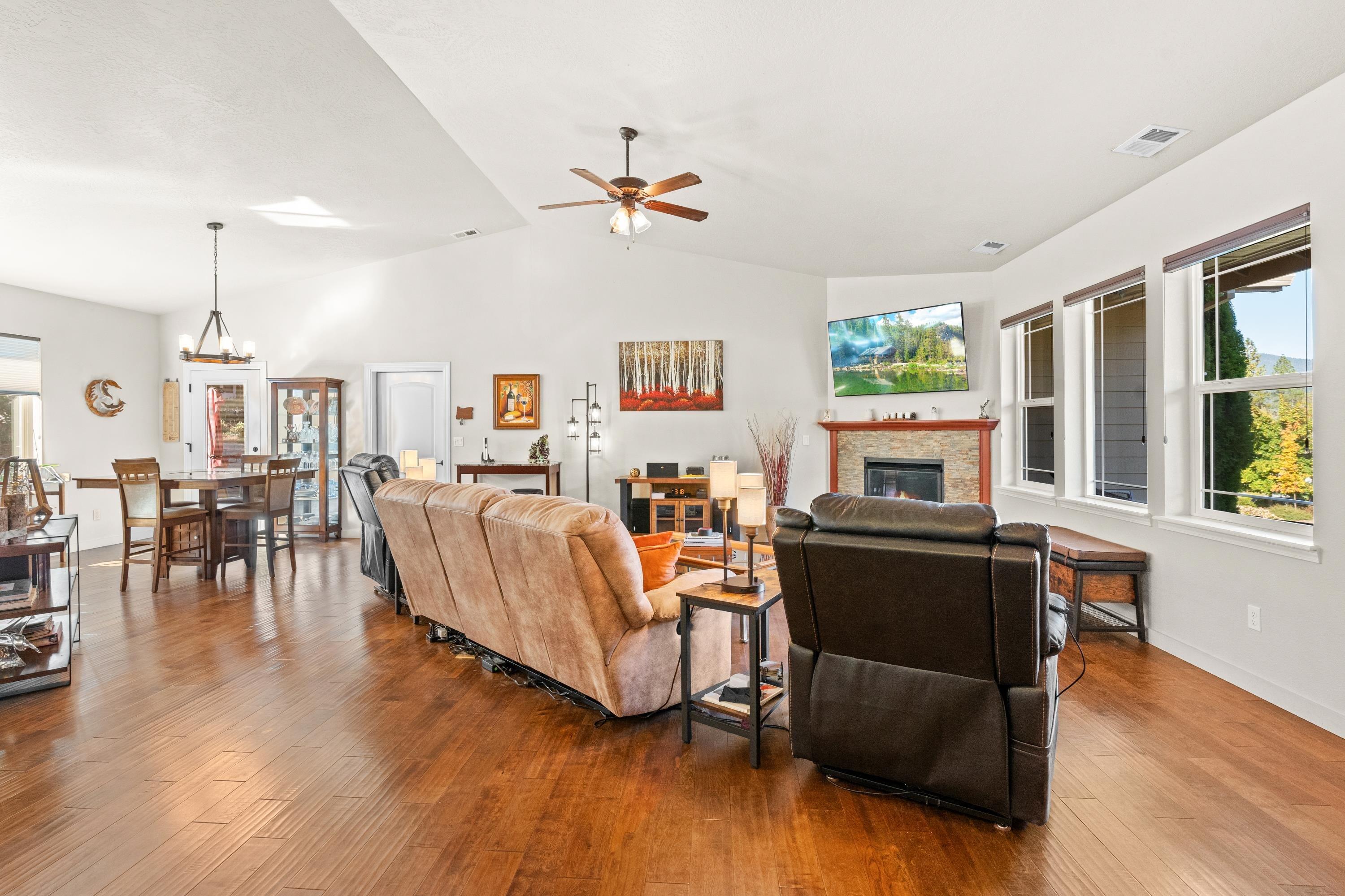 1582 SE Rosemary Lane