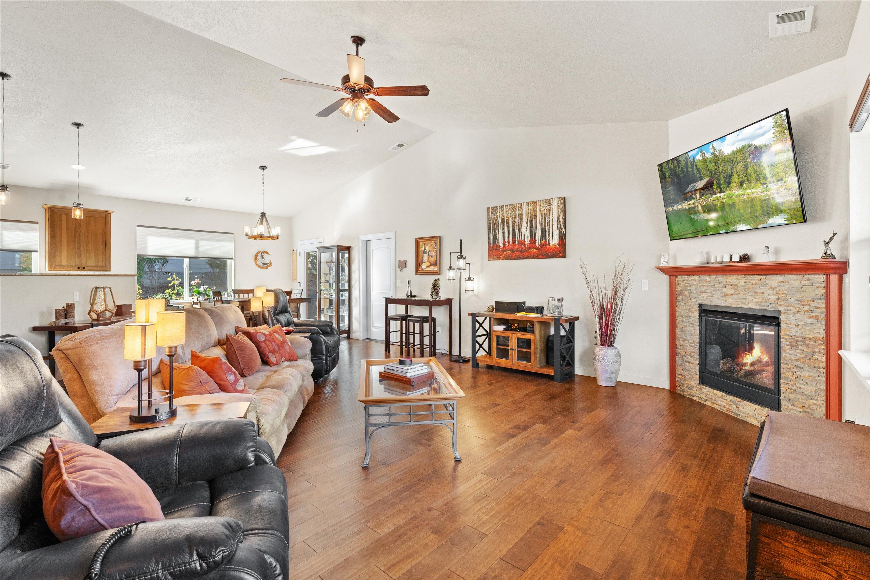 1582 SE Rosemary Lane