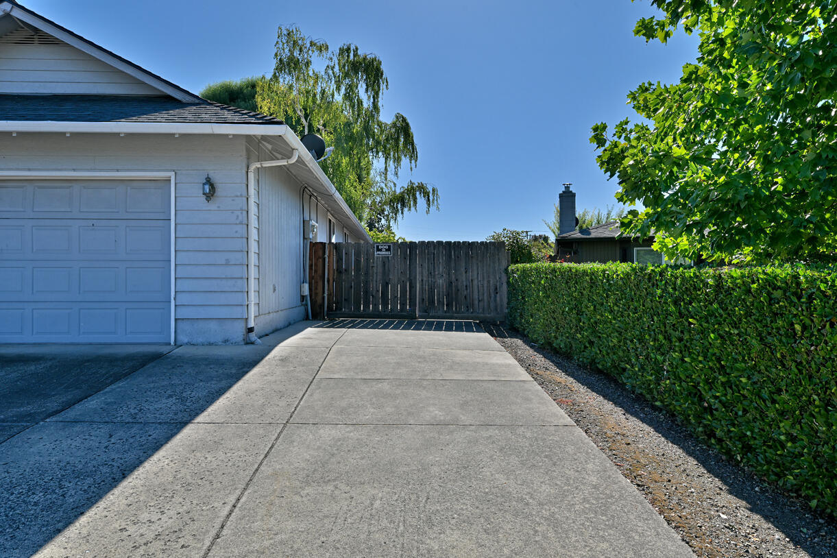 3238 Woodbriar Drive