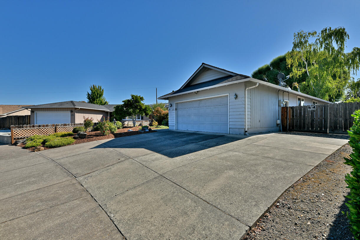 3238 Woodbriar Drive