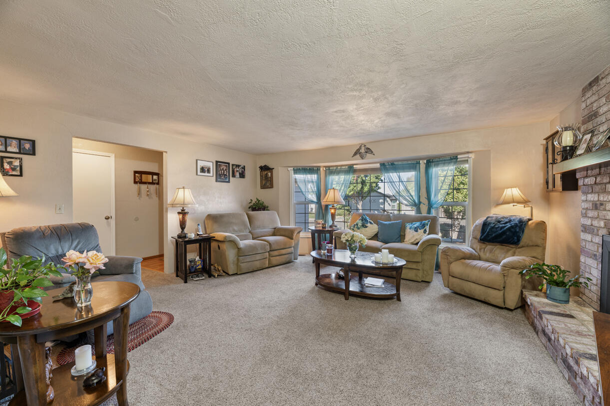 3238 Woodbriar Drive