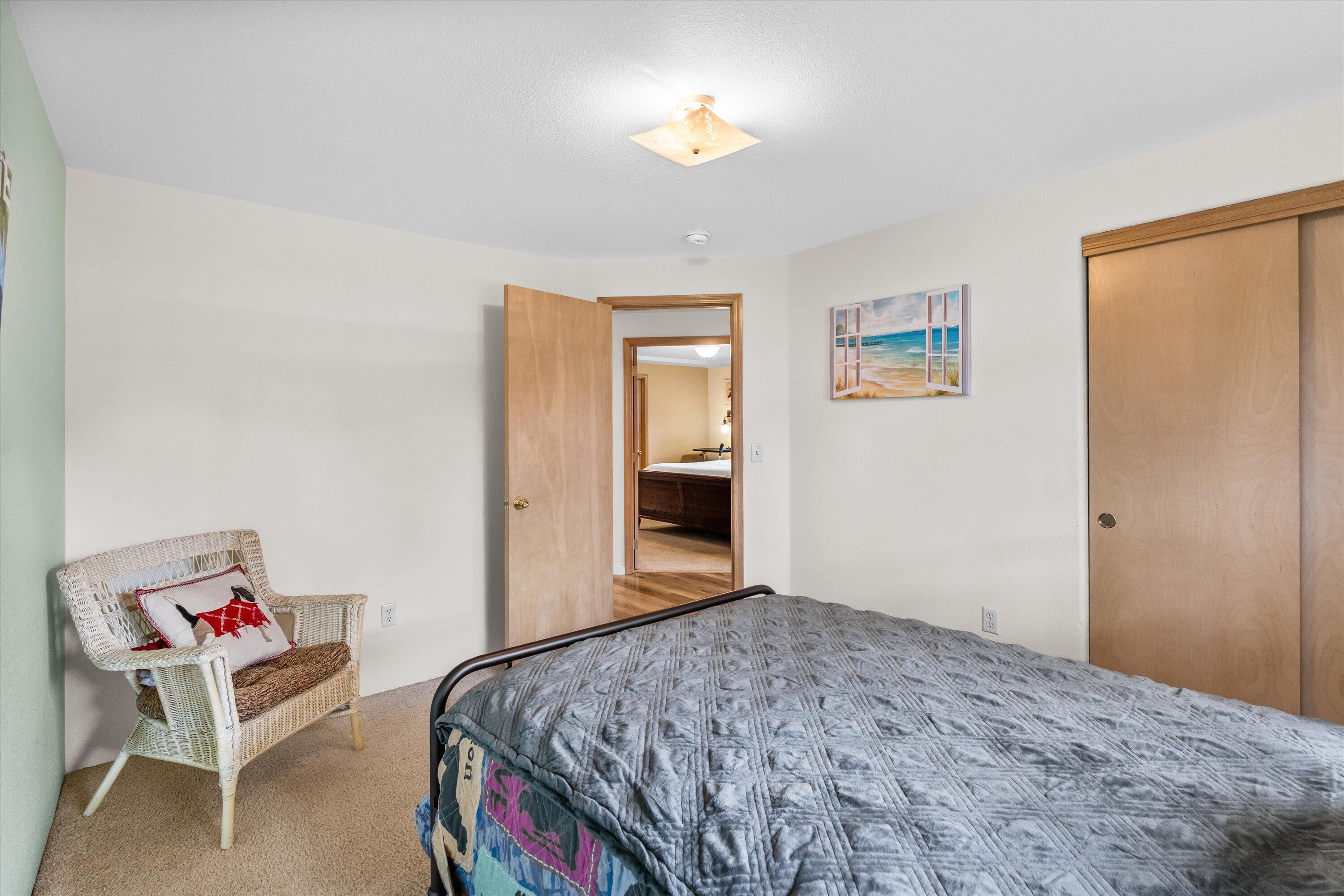 1822 Sarah Way, Medford