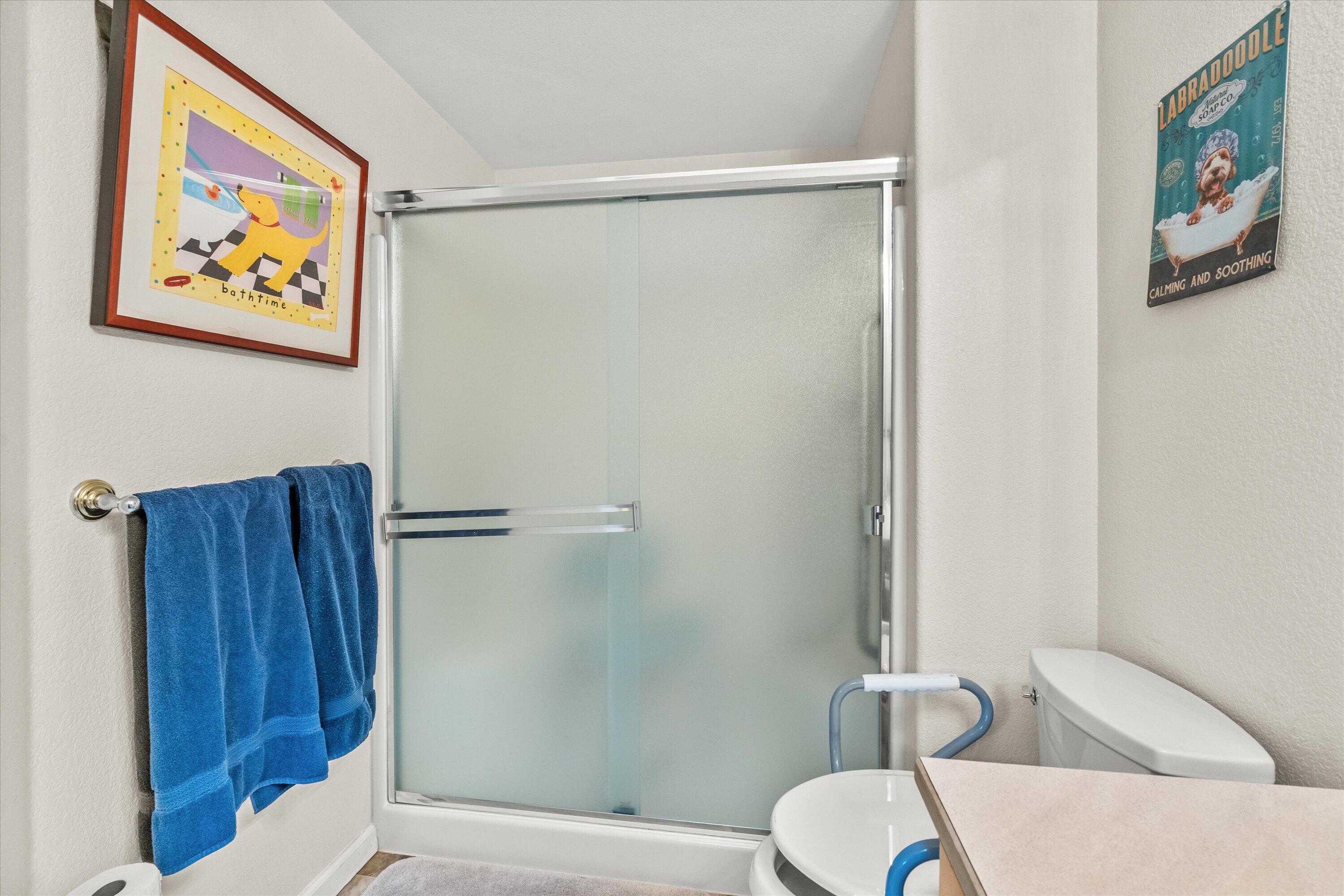 1822 Sarah Way, Medford