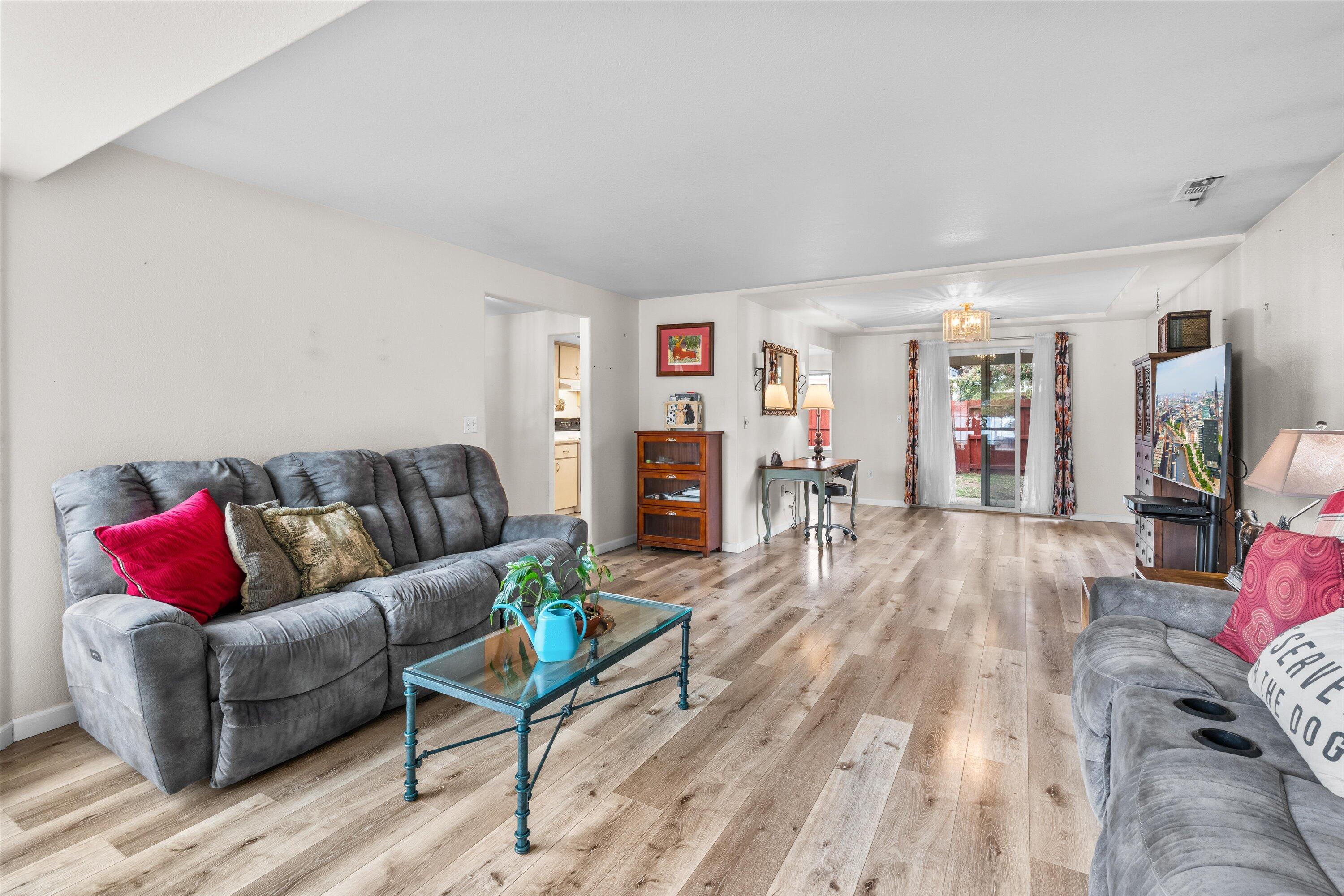 1822 Sarah Way, Medford