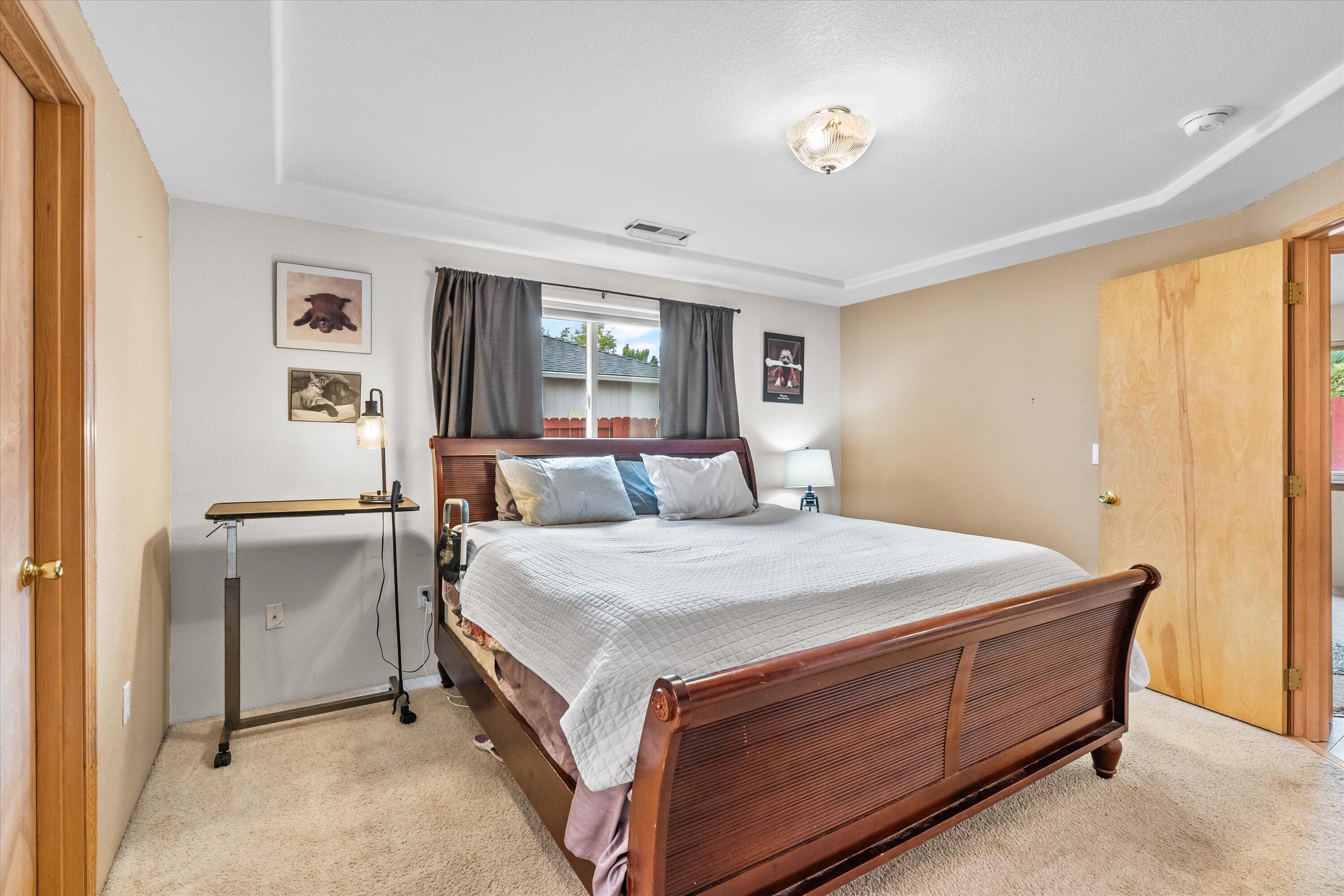 1822 Sarah Way, Medford