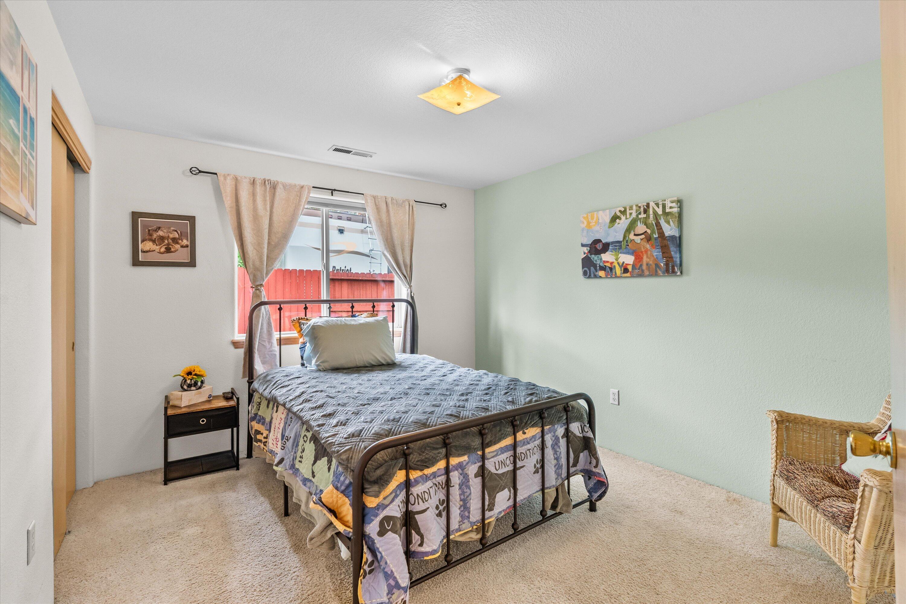 1822 Sarah Way, Medford