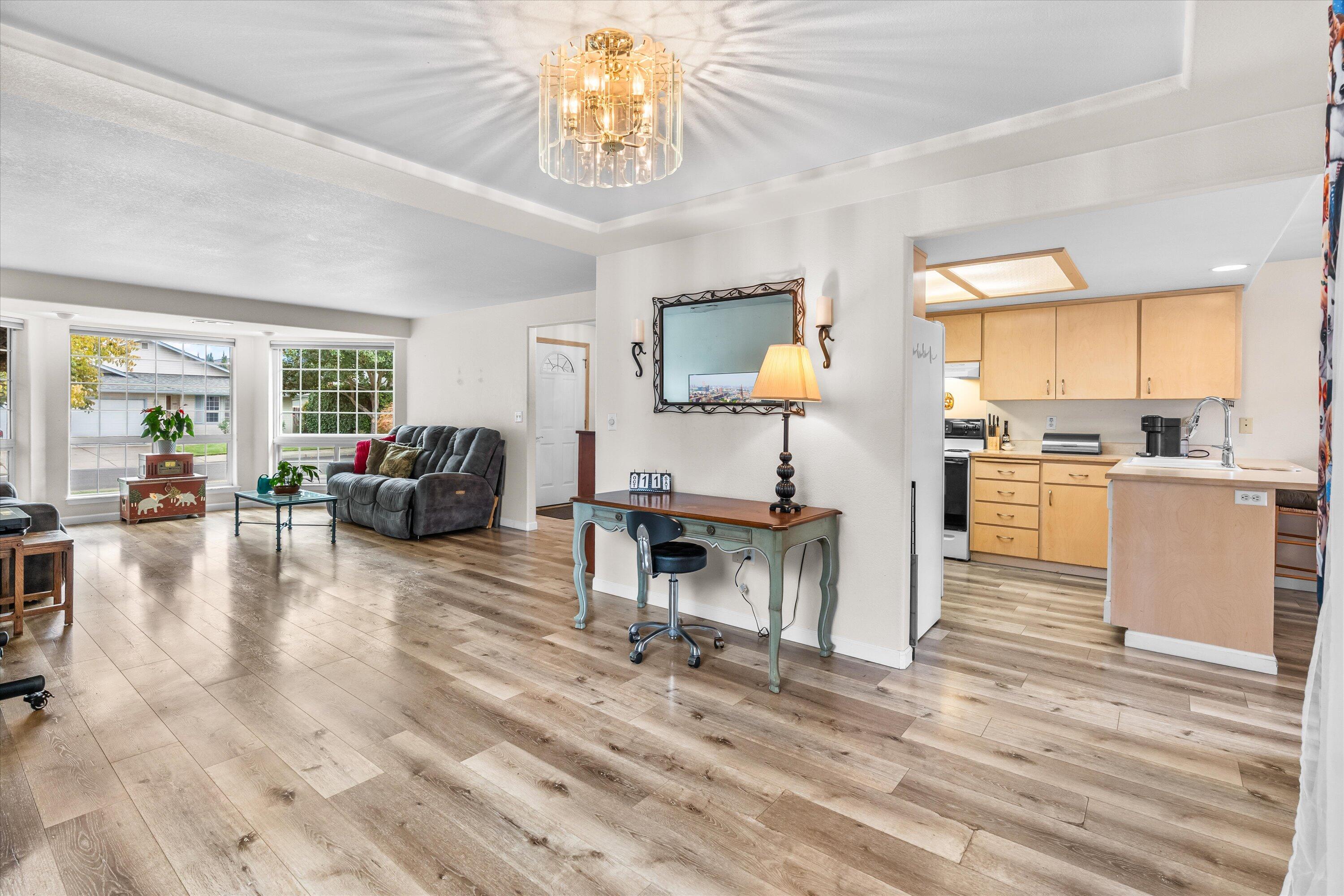 1822 Sarah Way, Medford