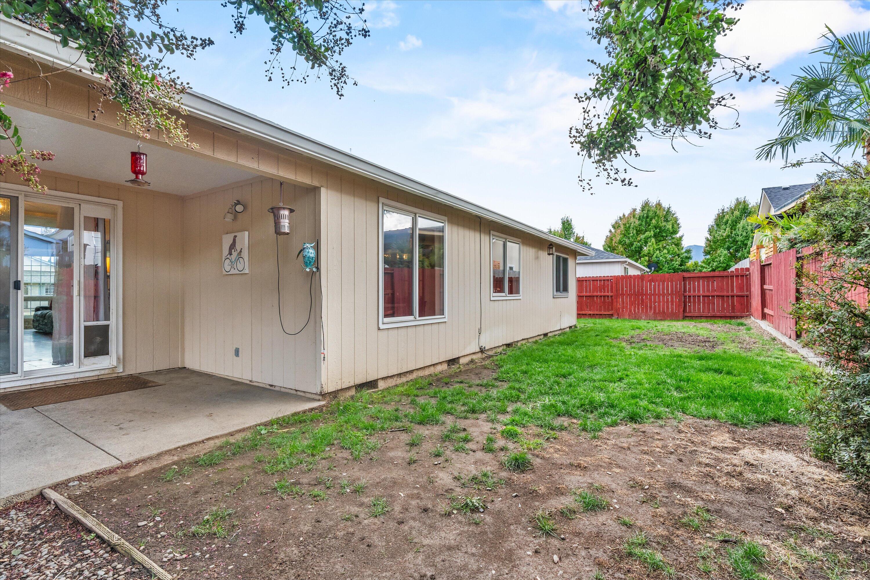 1822 Sarah Way, Medford