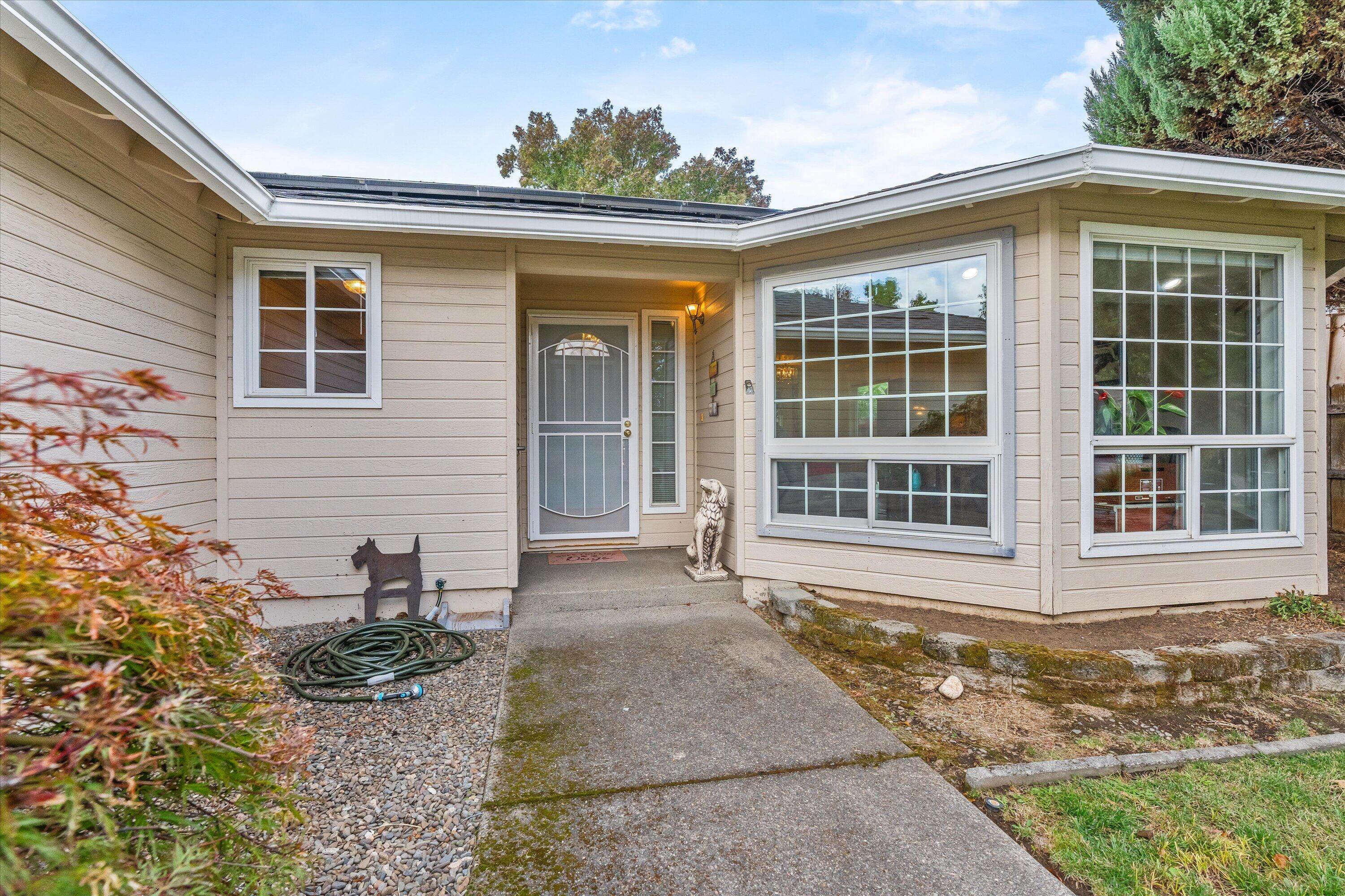 1822 Sarah Way, Medford