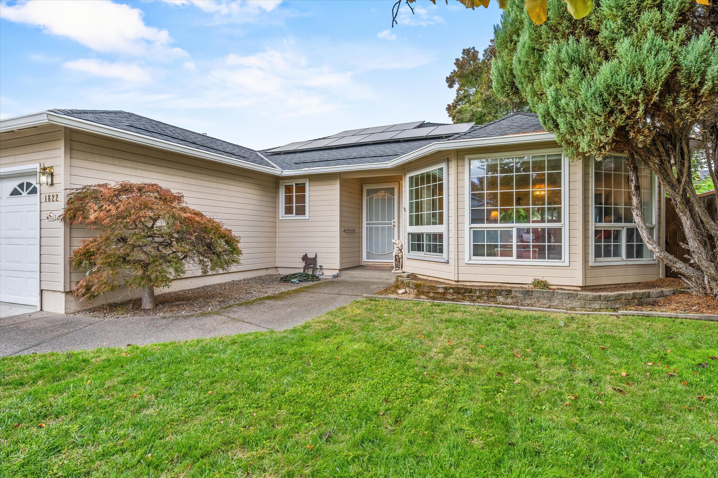 1822 Sarah Way, Medford