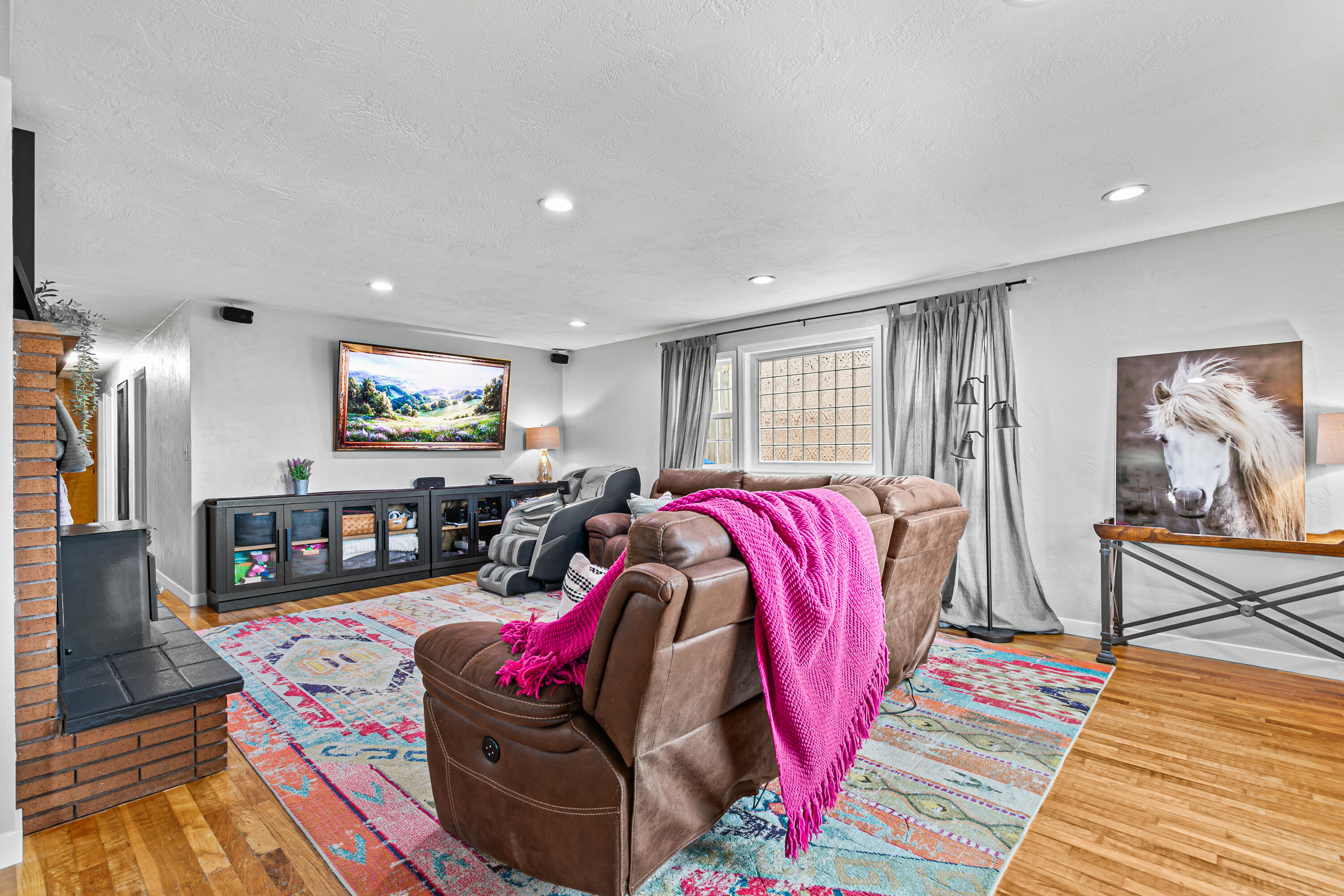 1537 Yucca Street