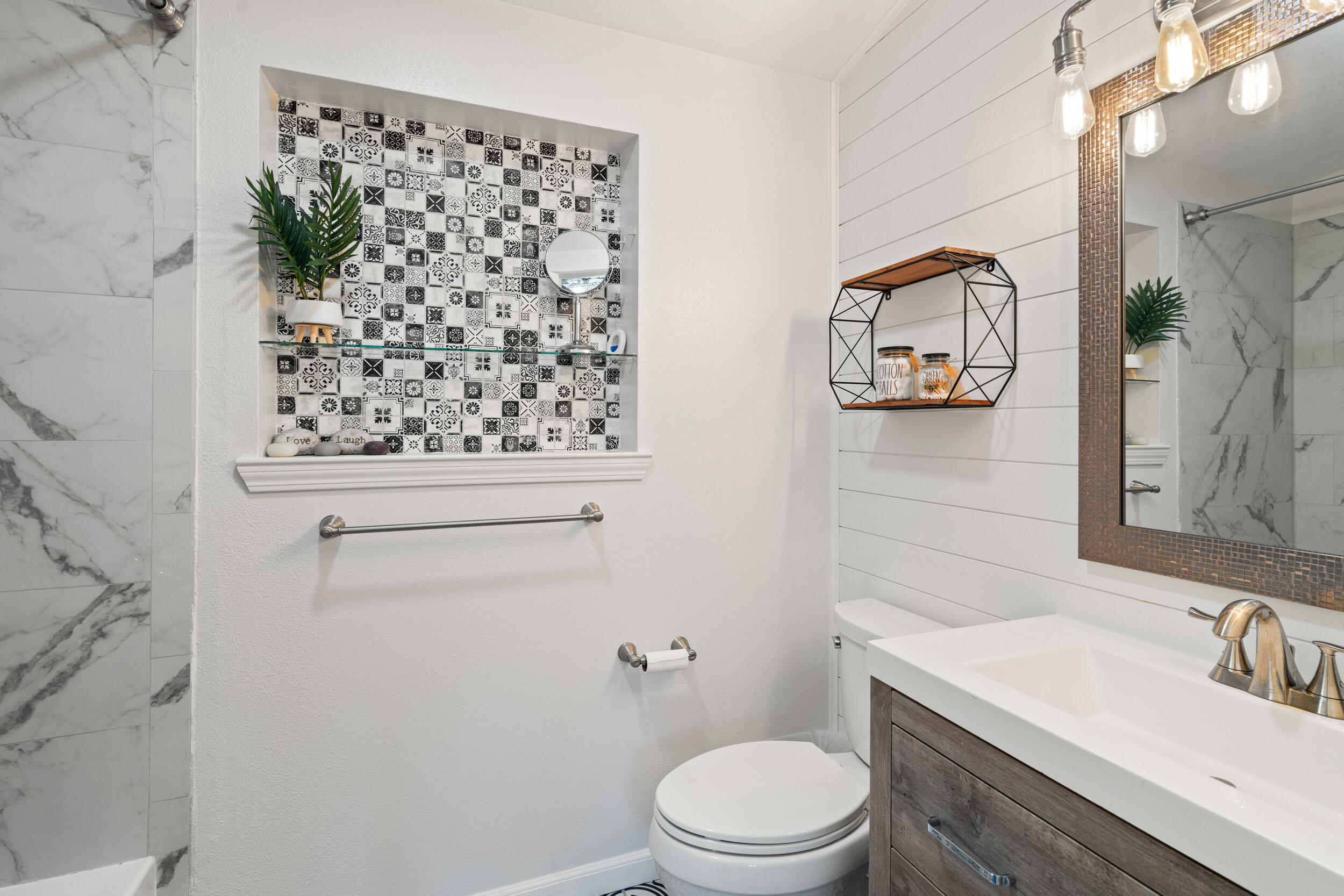 18781 E Evans Creek Road